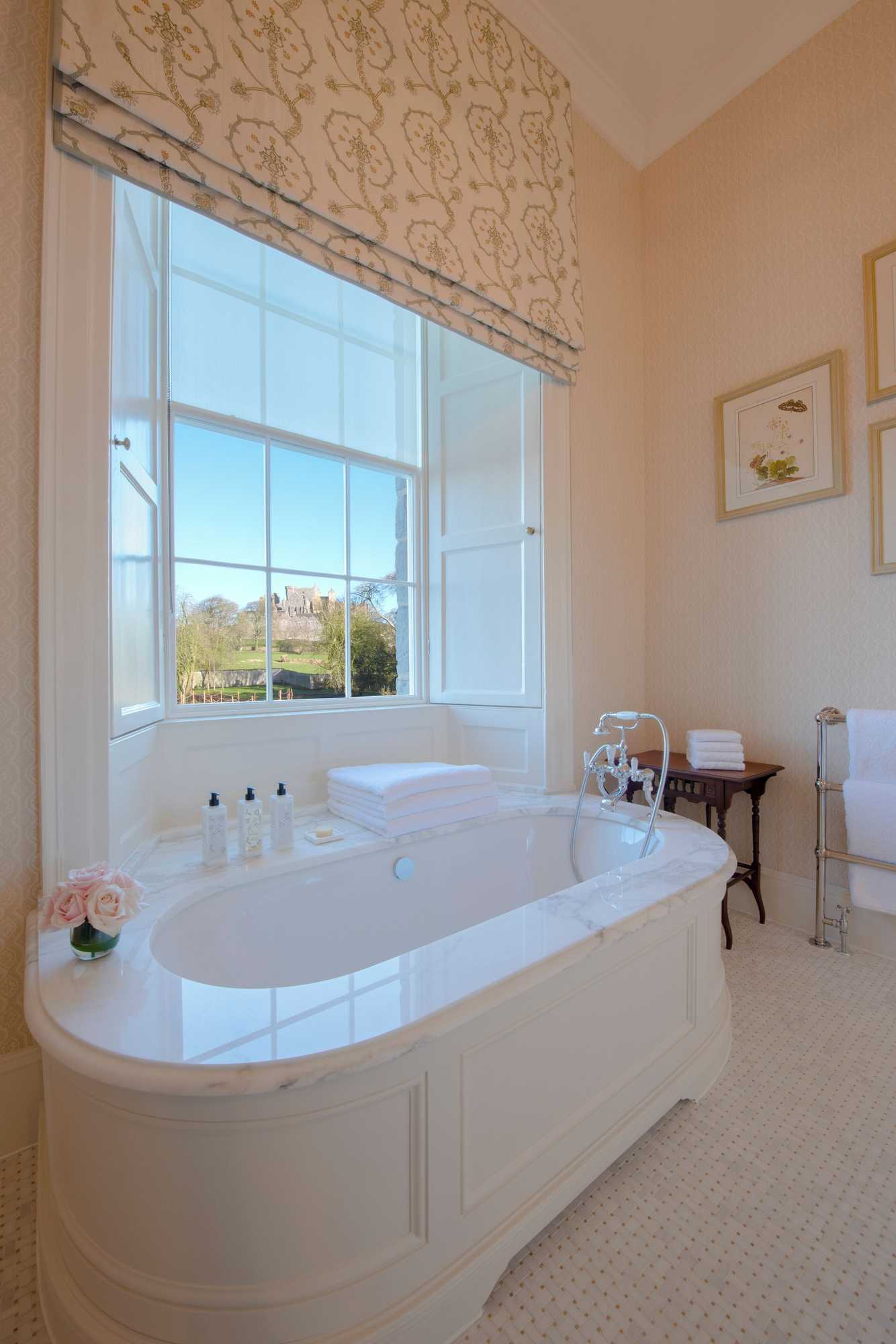 Gift card for 3 Bedroom Luxury Apartment Main Street Cashel Tipperary Gift card for 3 Bedroom Luxury Apartment Main Street Cashel Tipperary