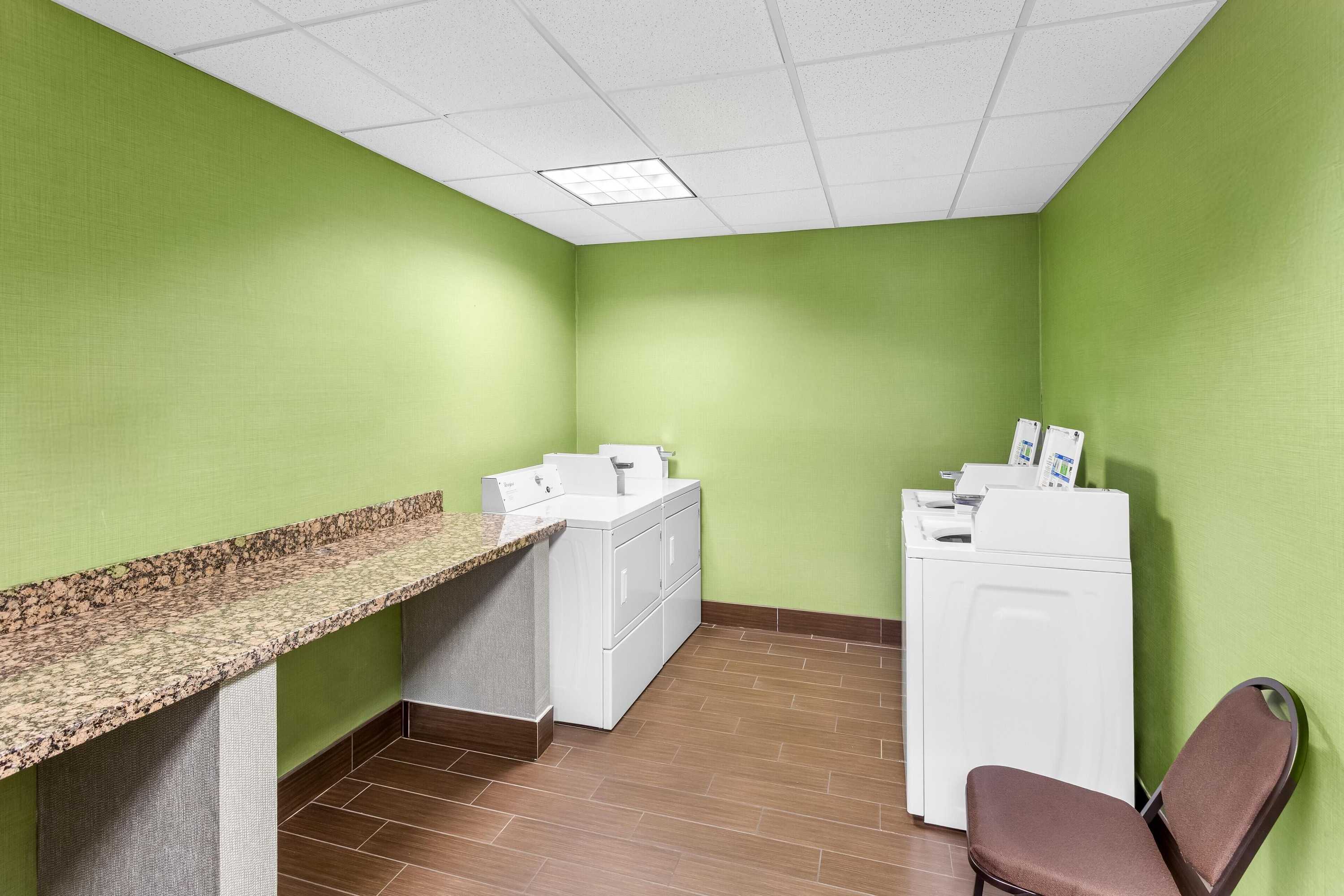 Gift card for Hampton Inn Huntington University Area