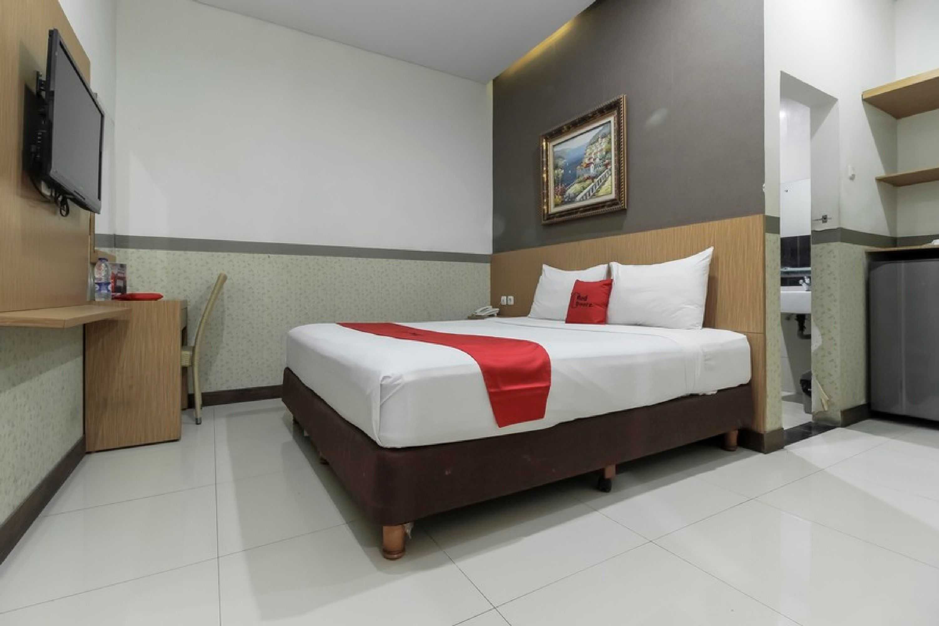 Gift card for Reddoorz Plus @ Tuparev Cirebon Gift card for Reddoorz Plus @ Tuparev Cirebon