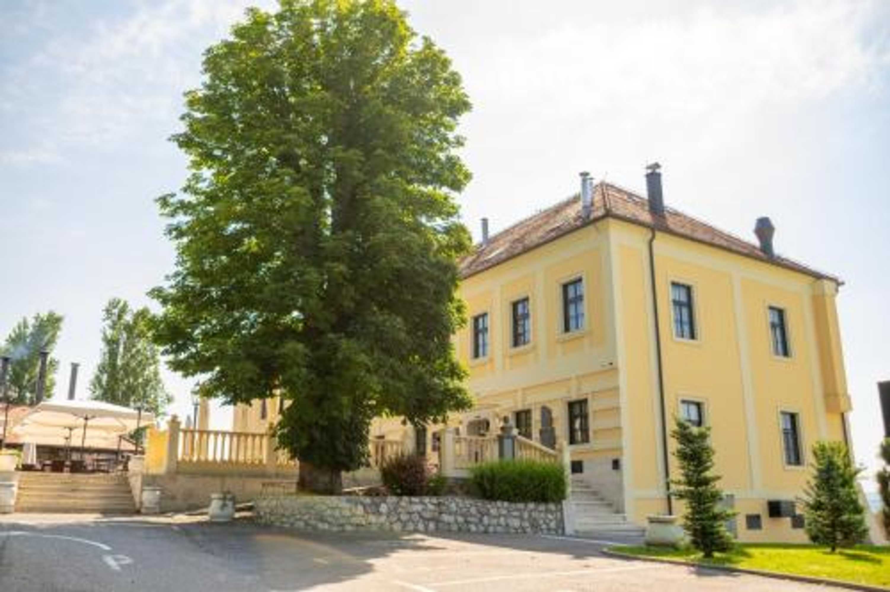 Gift card for Hotel & Restoran Dvorac Gjalski Gift card for Hotel & Restoran Dvorac Gjalski