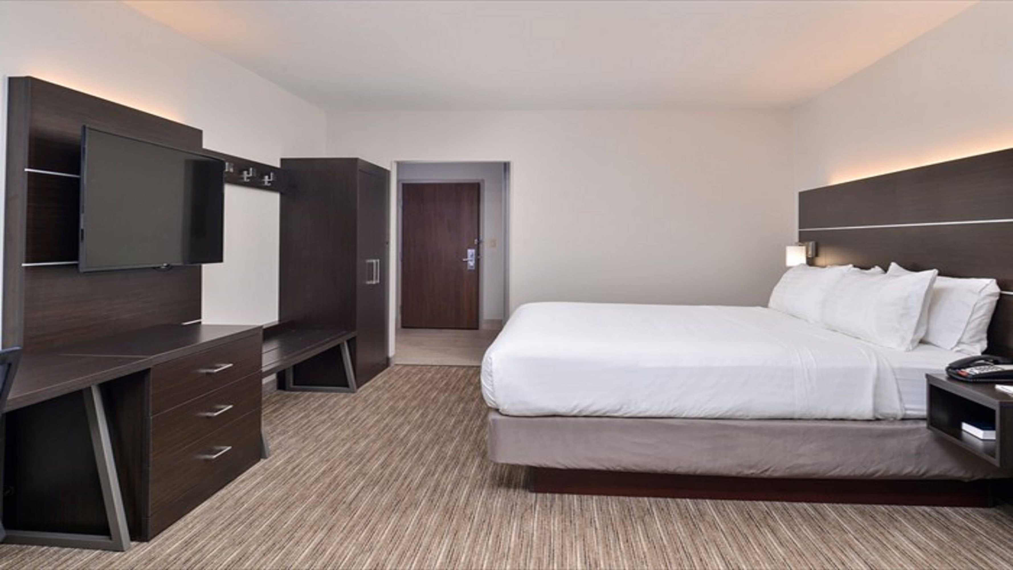 Gift card for Holiday Inn Express & Suites Parkersburg East by Ihg Gift card for Holiday Inn Express & Suites Parkersburg East by Ihg