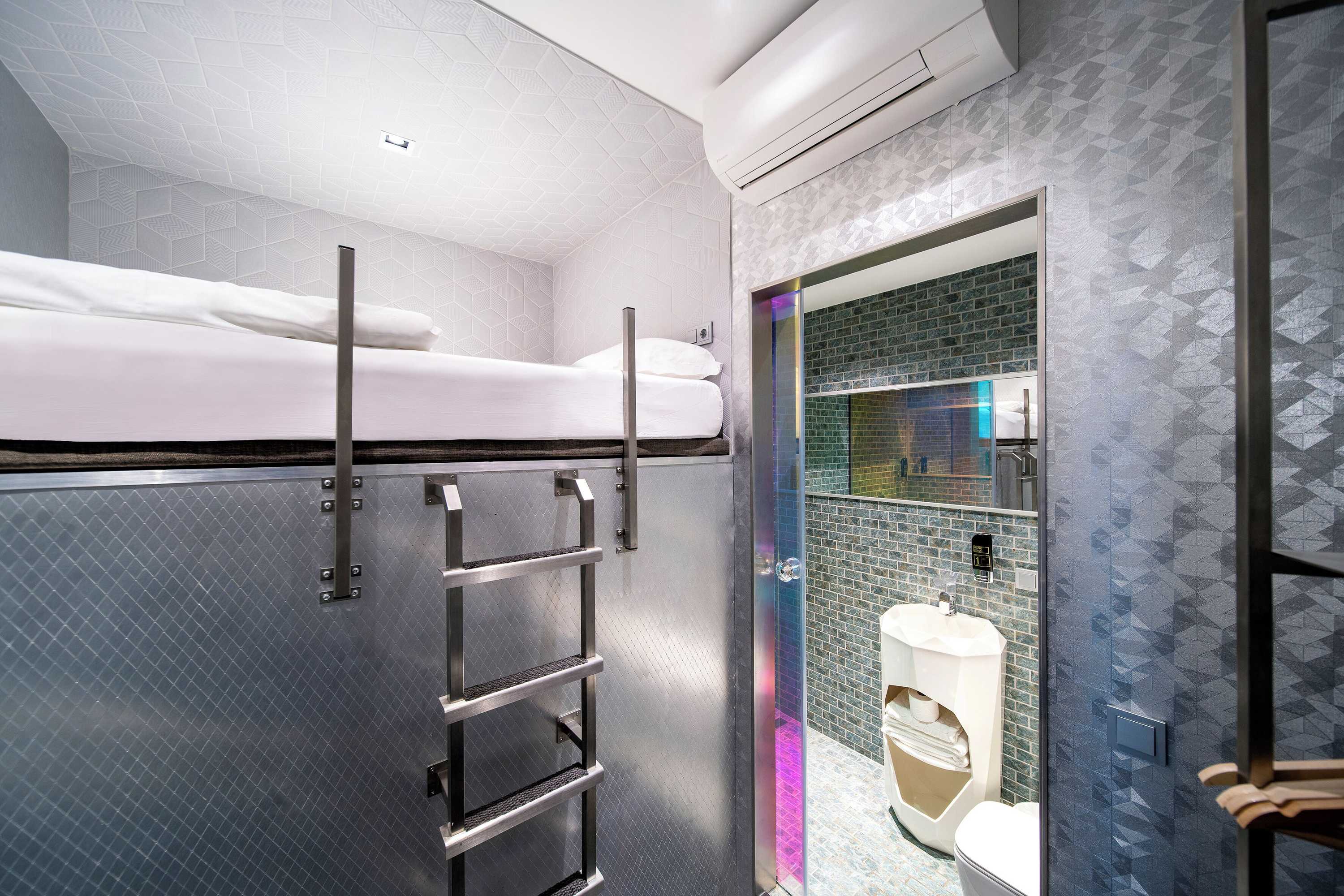Gift card for Diamond Capsule Hotel Amsterdam South Gift card for Diamond Capsule Hotel Amsterdam South