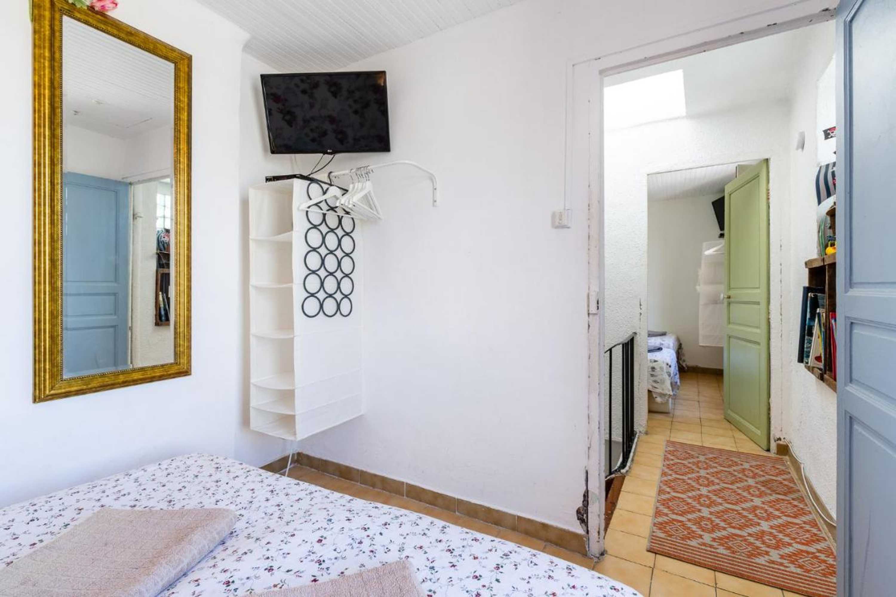 Gift card for The Crew House LA Ciotat - 3 Chambres et Box Privatif au Dessus du Vieux Port Gift card for The Crew House LA Ciotat - 3 Chambres et Box Privatif au Dessus du Vieux Port