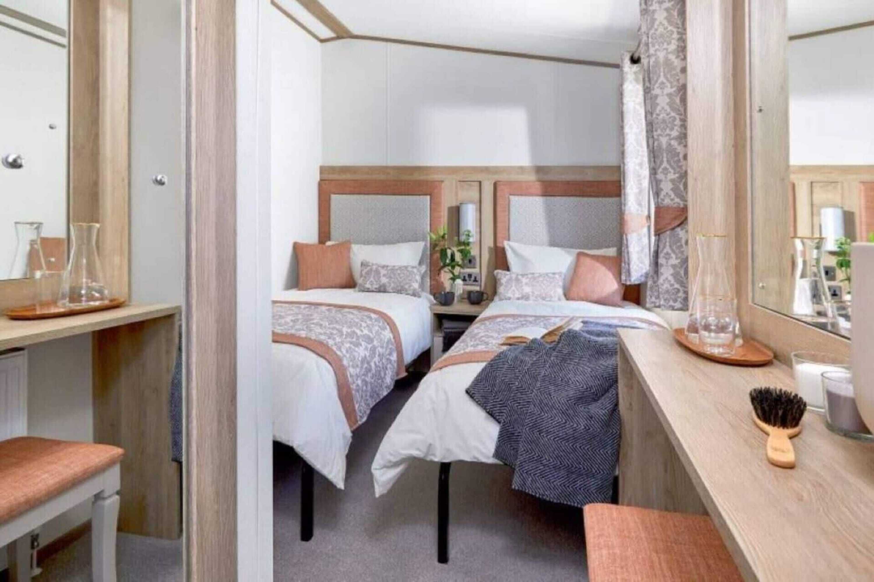 Gift card for Captivating Bluebell Lodge 2-Bed Cotswolds Caravan Gift card for Captivating Bluebell Lodge 2-Bed Cotswolds Caravan