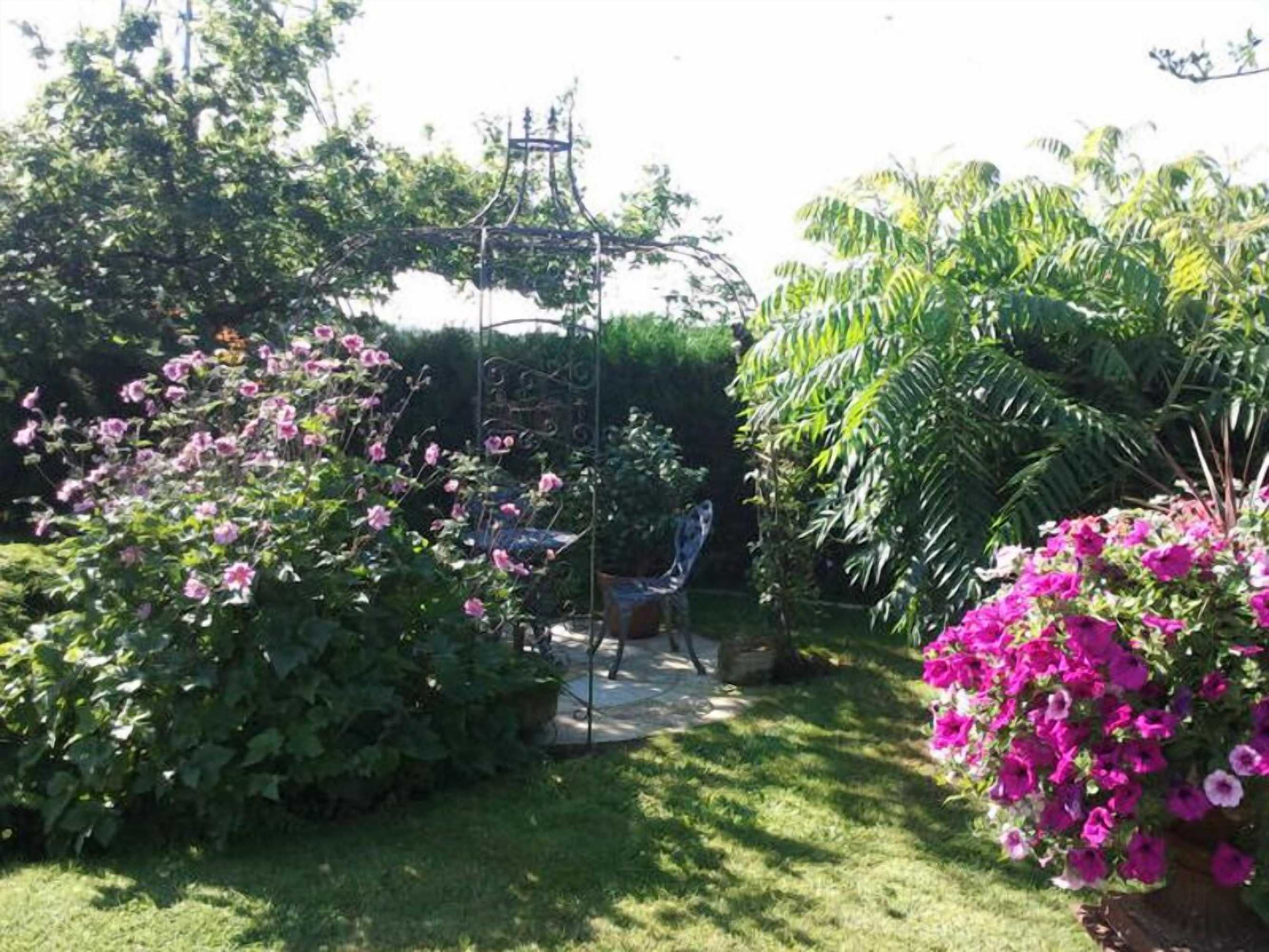 Gift card for Avon Lodge