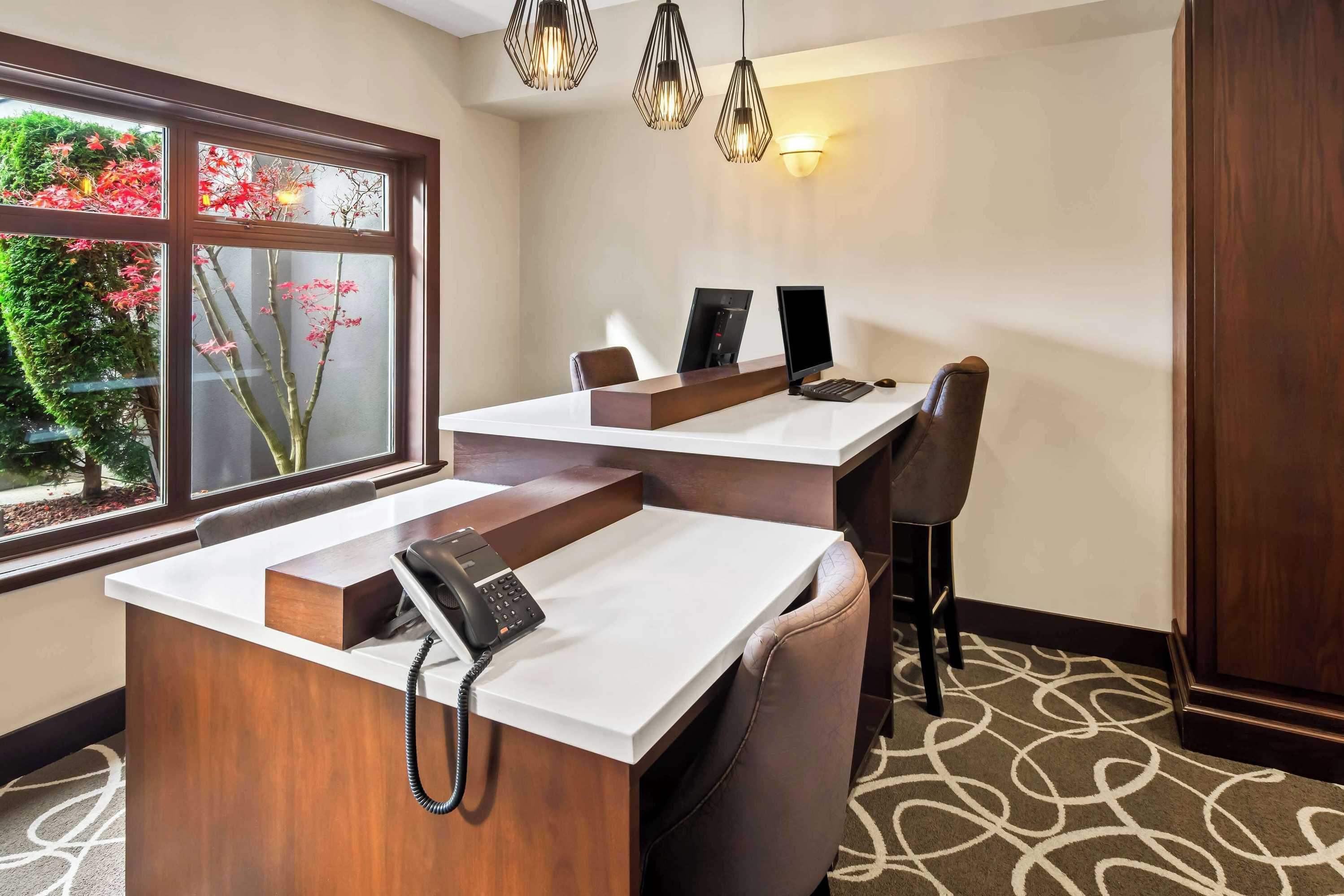 Gift card for Best Western Plus Pitt Meadows Inn & Suites Gift card for Best Western Plus Pitt Meadows Inn & Suites