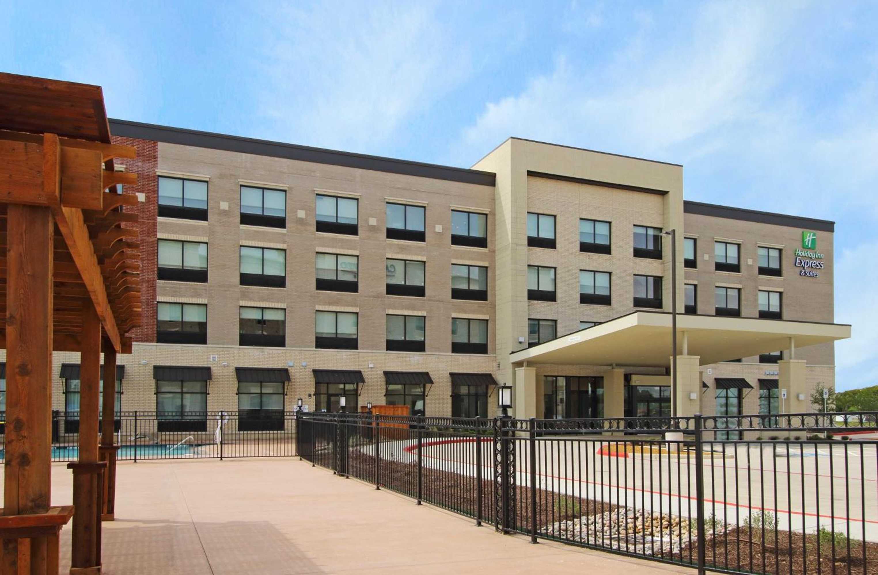 Gift card for Holiday Inn Express & Suites Dallas-Frisco NW Toyota Stdm by Ihg Gift card for Holiday Inn Express & Suites Dallas-Frisco NW Toyota Stdm by Ihg