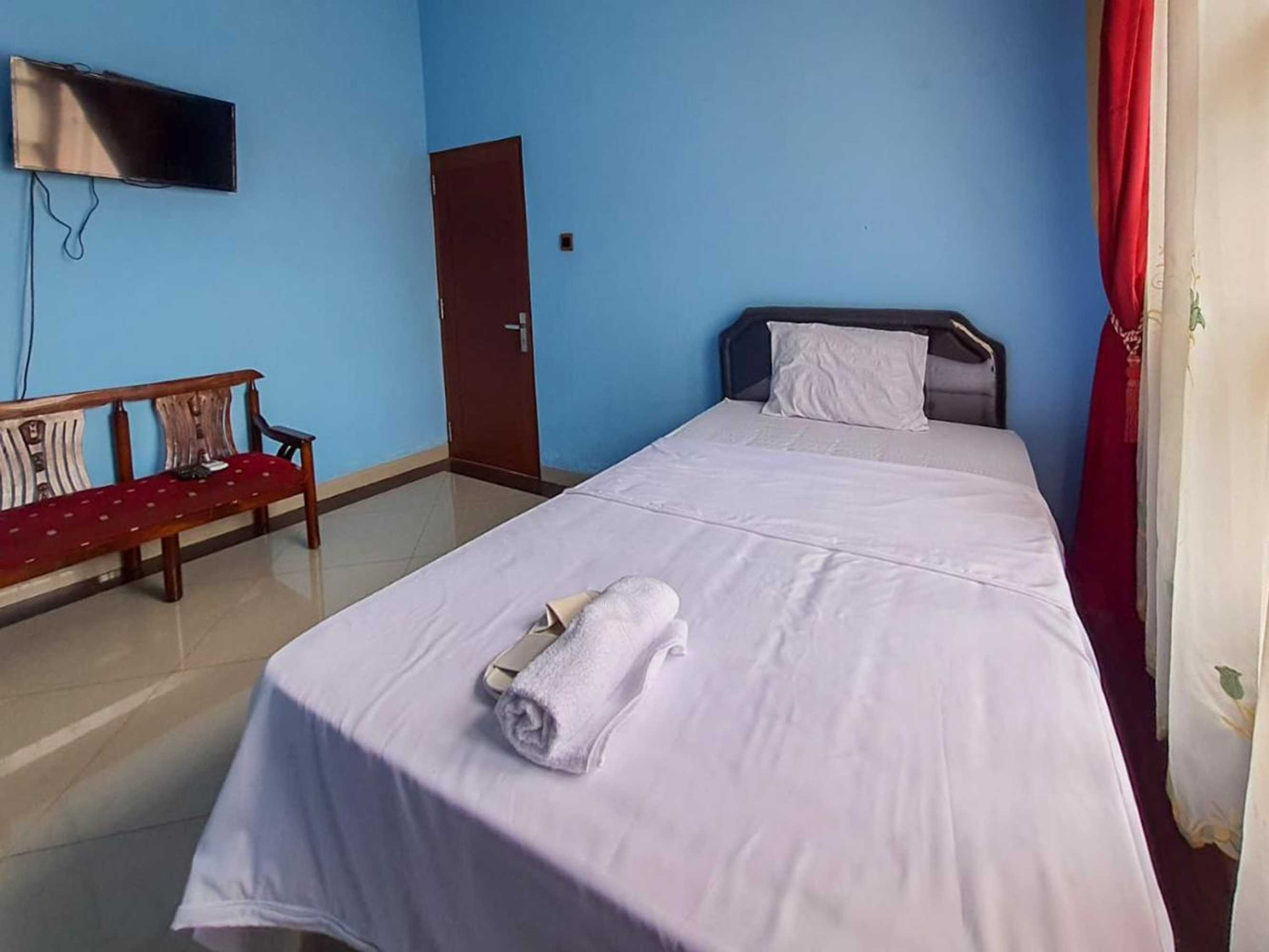 Gift card for Pakde Air Cafe And Homestay Grabag Magelang Mitra Reddoorz Gift card for Pakde Air Cafe And Homestay Grabag Magelang Mitra Reddoorz