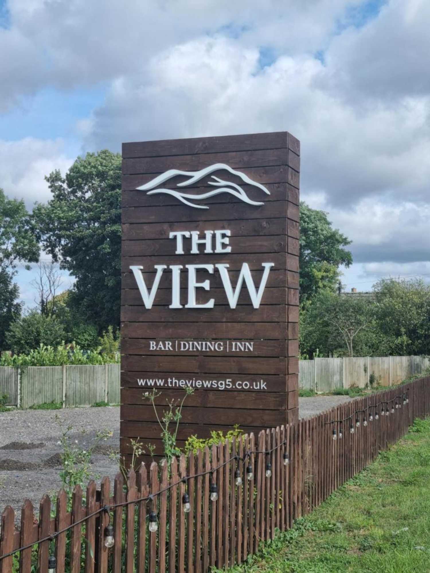 Gift card for Oak, Country Chalet Located in Pegsdon