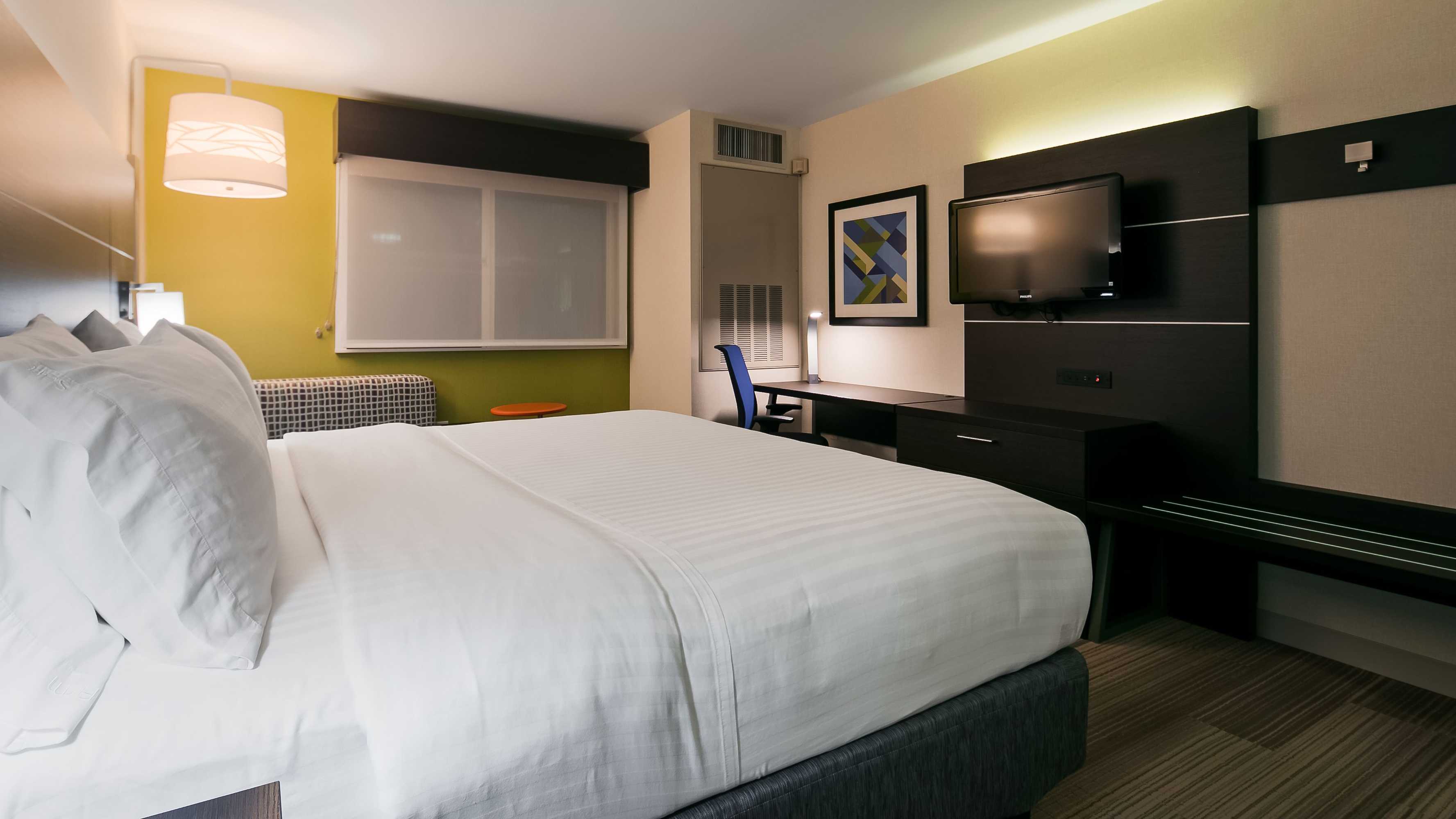 Gift card for Holiday Inn Express & Suites Everett by Ihg Gift card for Holiday Inn Express & Suites Everett by Ihg