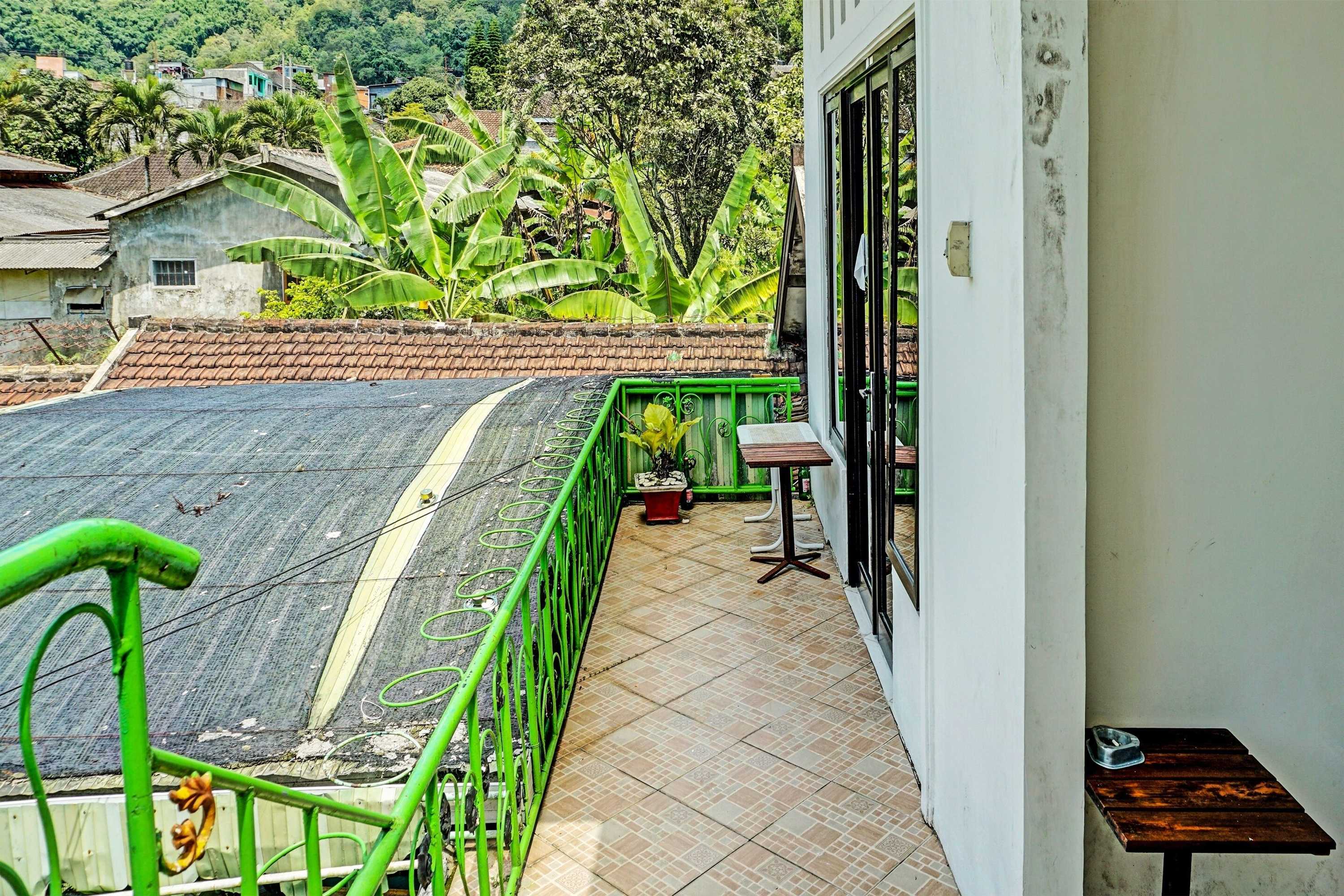 Gift card for Oyo Life 92376 Agape Villa