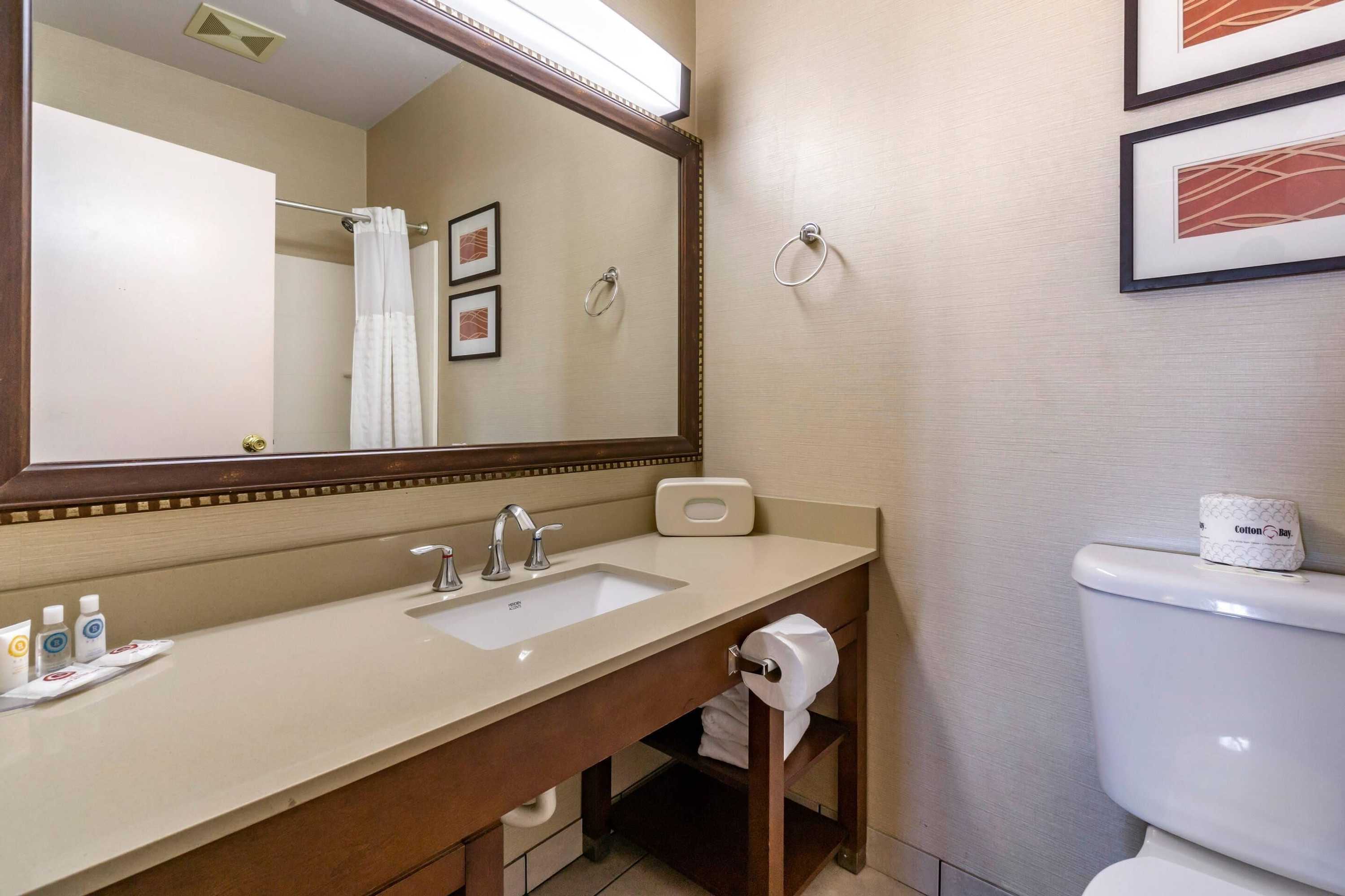 Gift card for Comfort Inn & Suites Seattle North