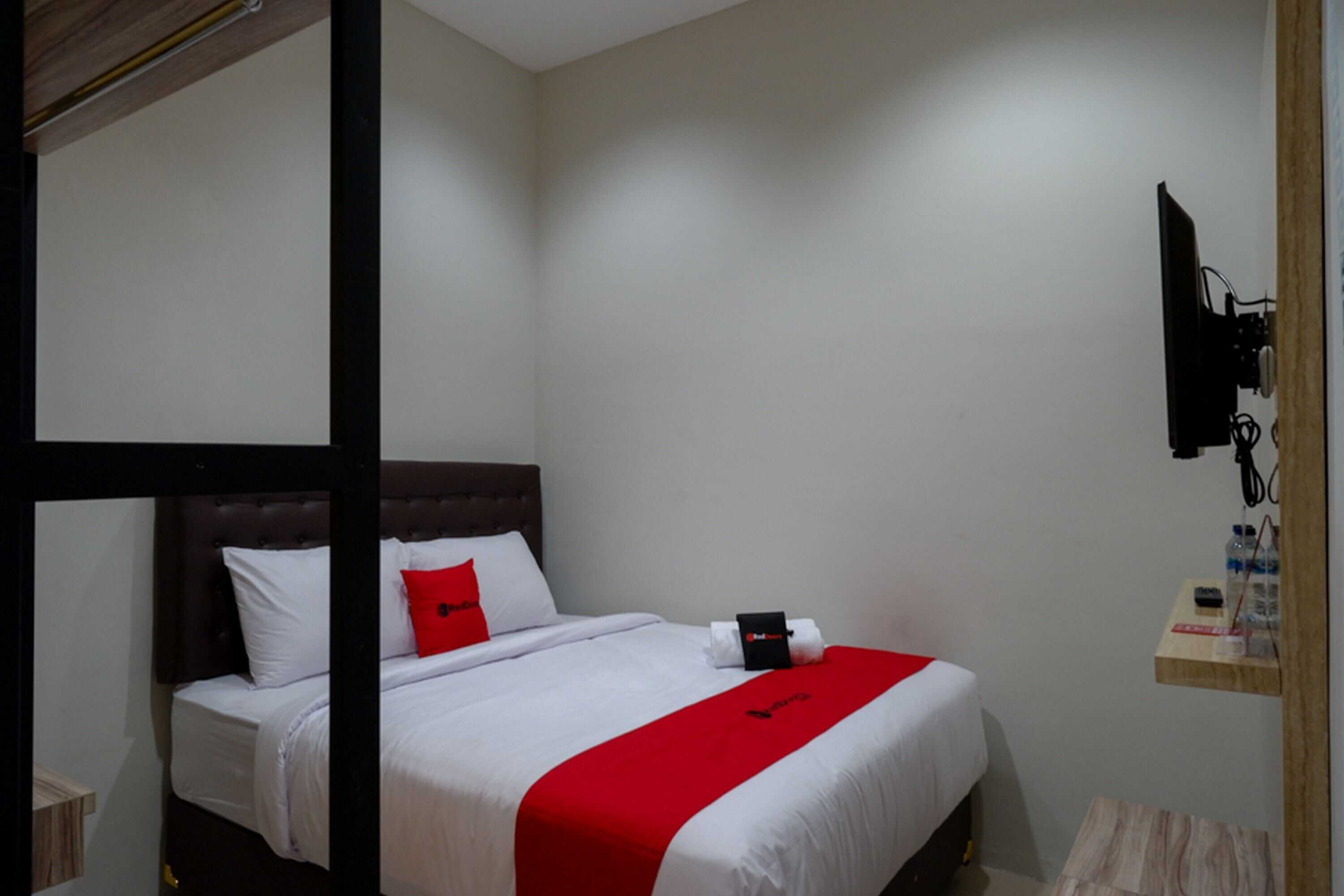 Gift card for Reddoorz @ Jalan Kartini Semarang