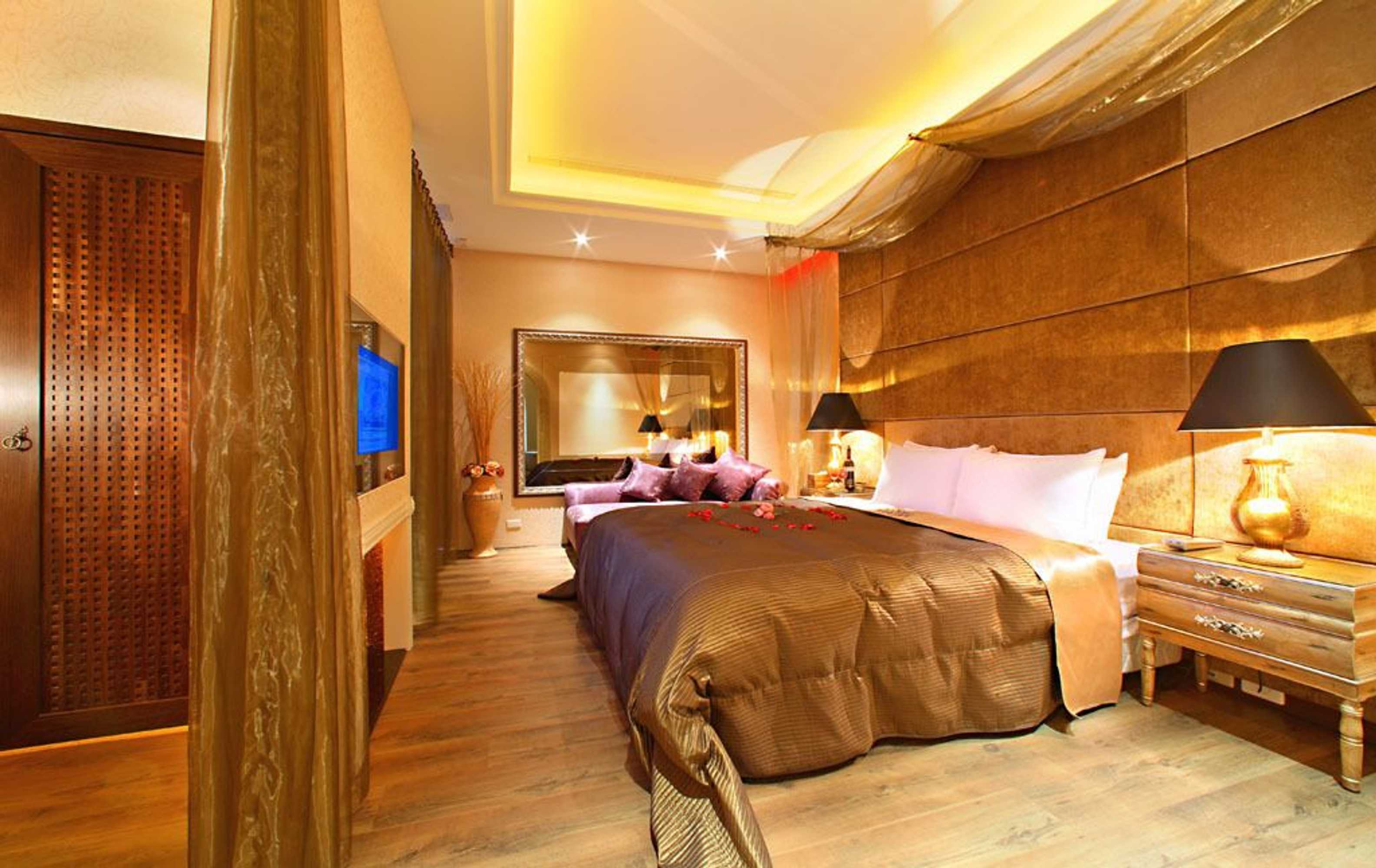 Gift card for Le Chateau Hotel Gift card for Le Chateau Hotel