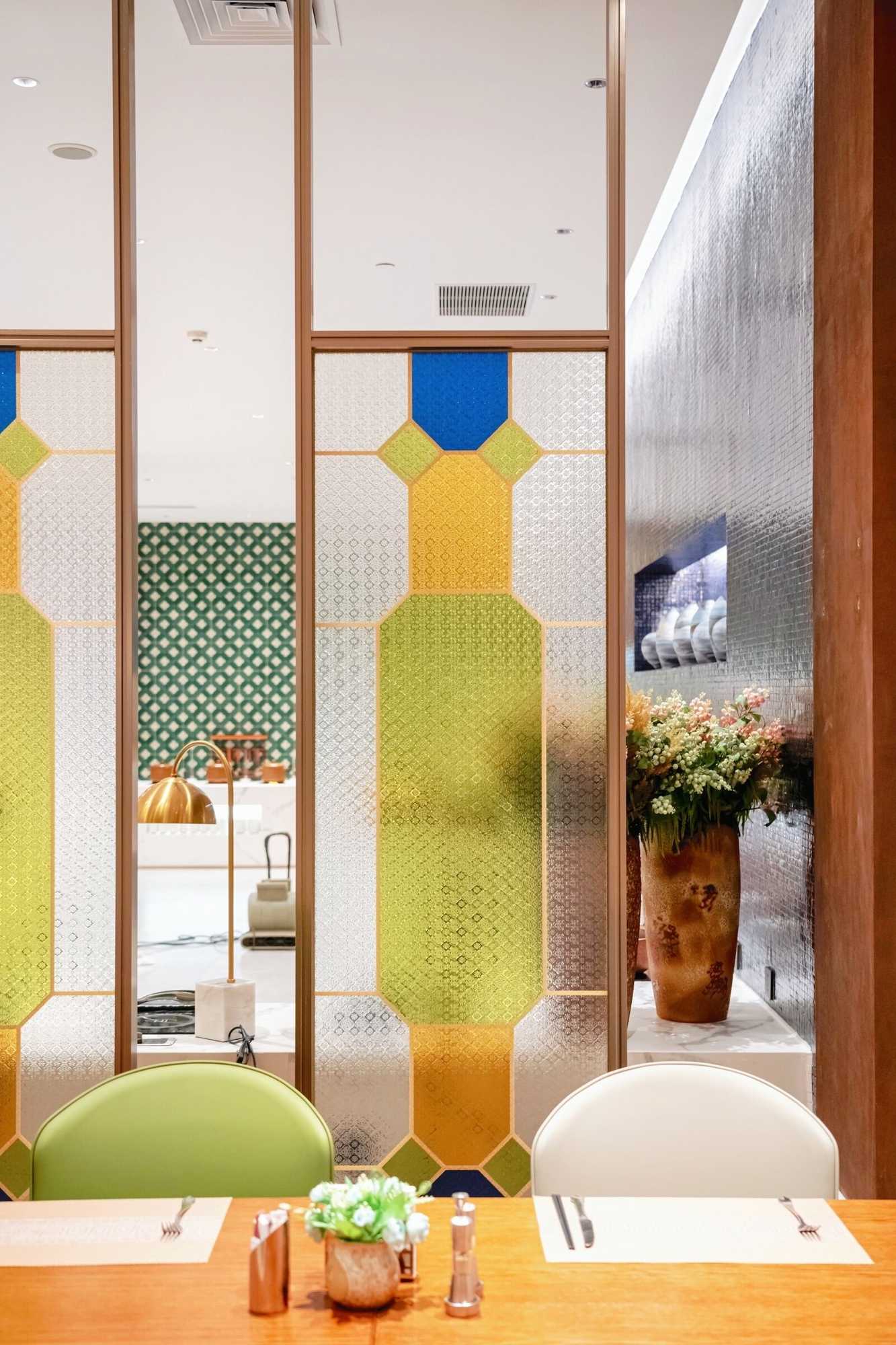 Gift card for Dong Fang Hotel Guangzhou - Free Shuttle Bus to Canton Fair Complex & Overseas Buyer Registration Services Gift card for Dong Fang Hotel Guangzhou - Free Shuttle Bus to Canton Fair Complex & Overseas Buyer Registration Services