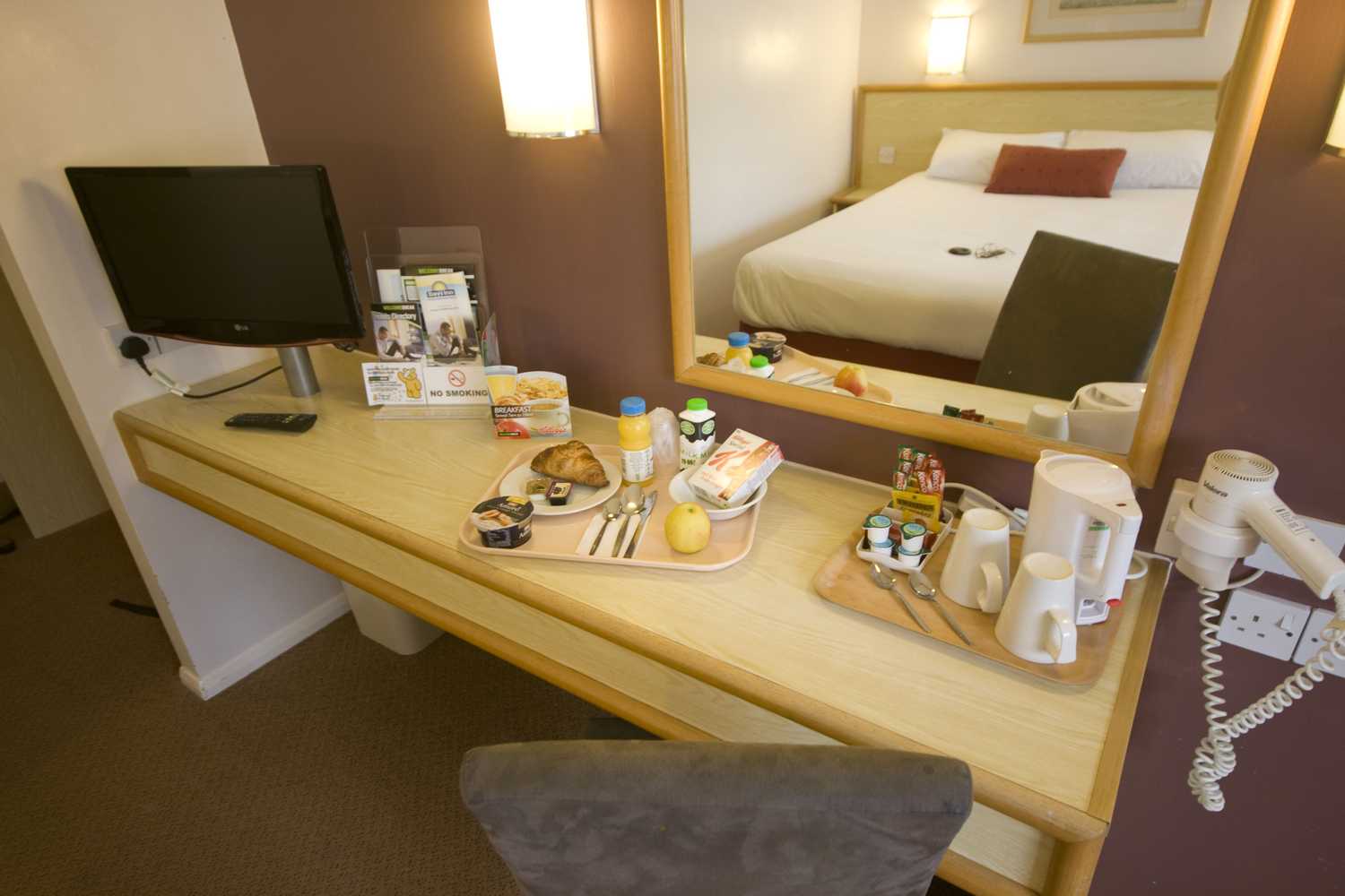 Gift card for Days Inn by Wyndham Sedgemoor M5