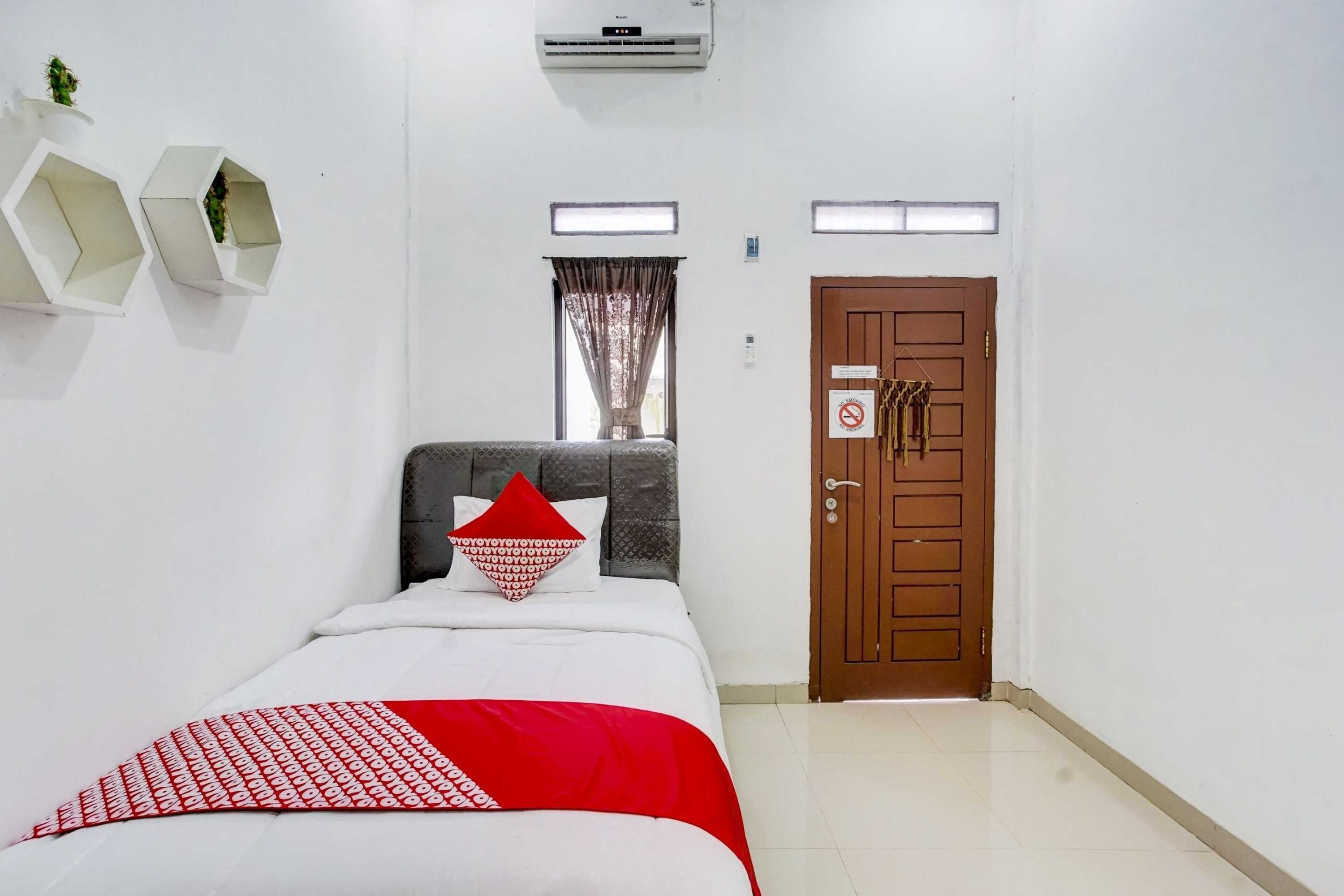 Gift card for Oyo 90124 Oemah Ratu Hostel Syariah Gift card for Oyo 90124 Oemah Ratu Hostel Syariah