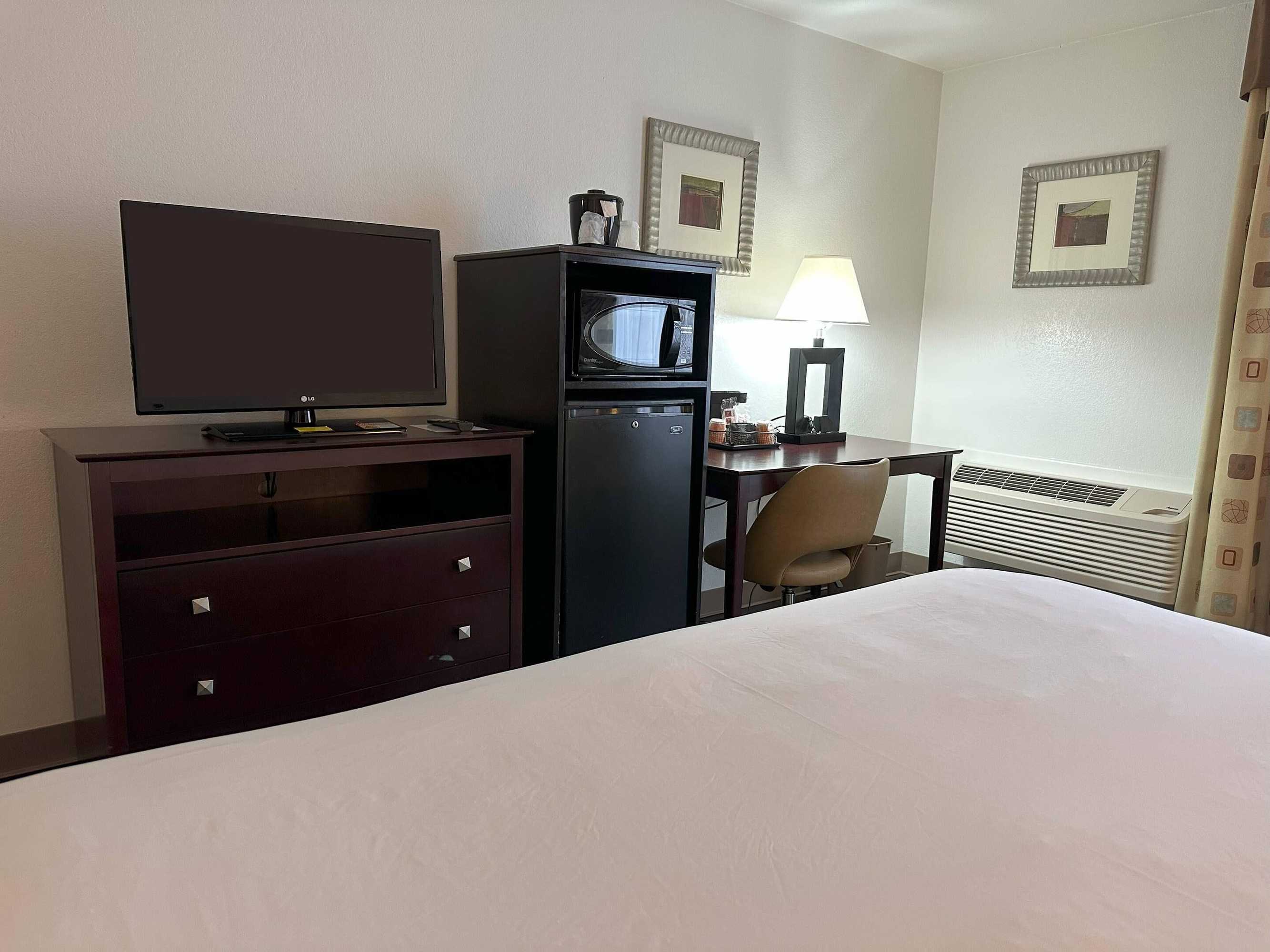 Gift card for Quality Inn & Suites Everett Gift card for Quality Inn & Suites Everett