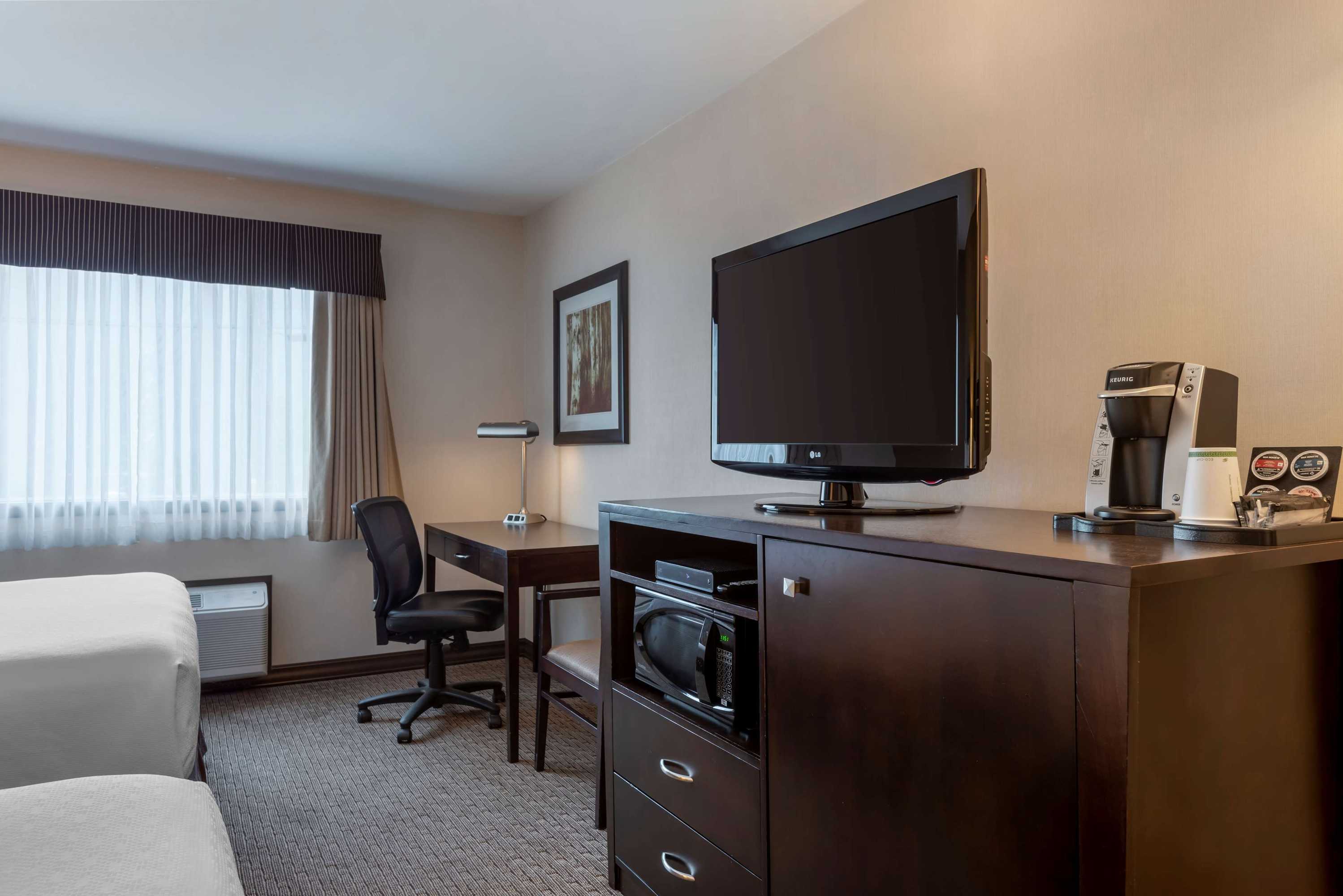 Gift card for Best Western Plus Baker Street Inn Gift card for Best Western Plus Baker Street Inn