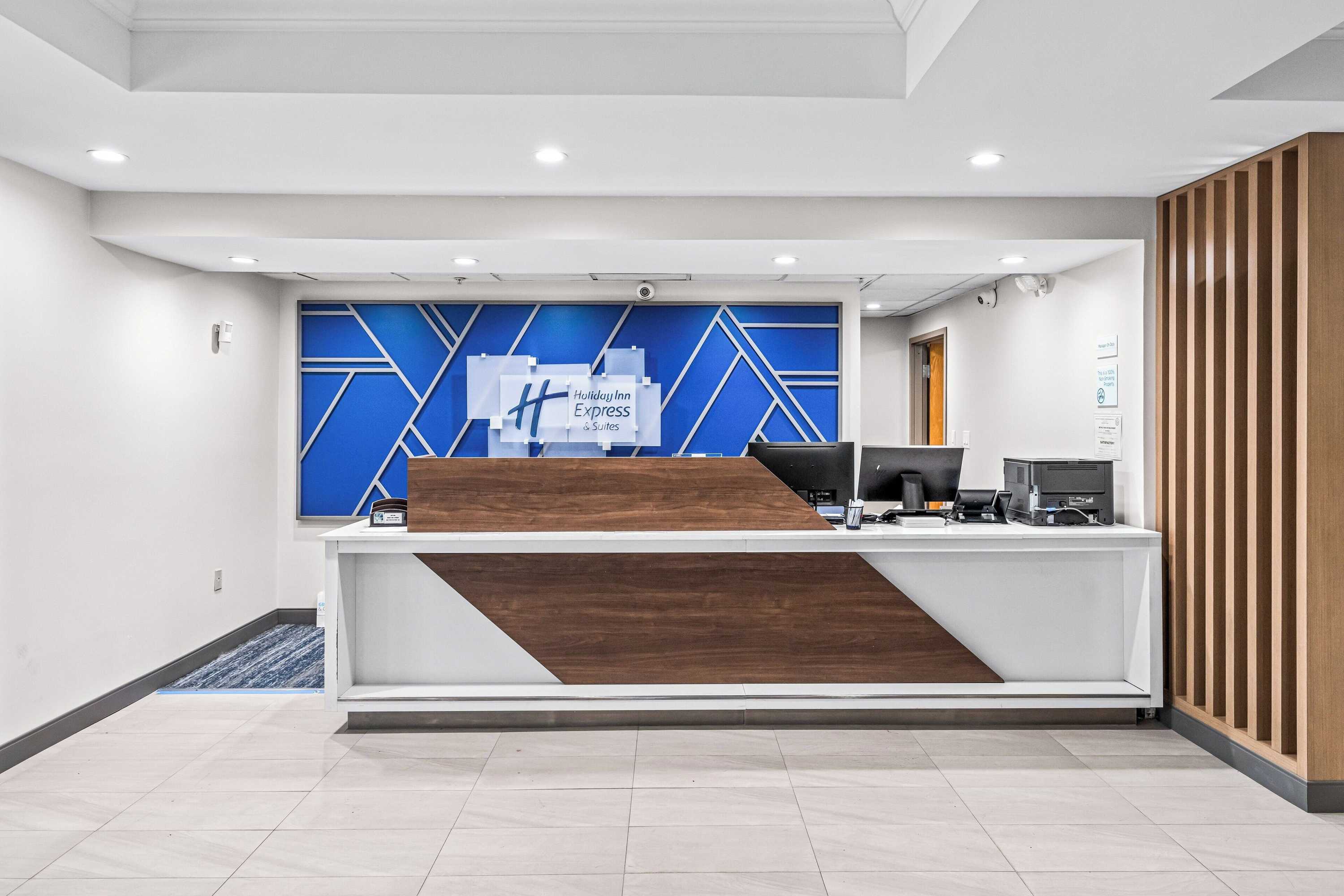 Gift card for Holiday Inn Express Hotel & Suites Carneys Point by Ihg Gift card for Holiday Inn Express Hotel & Suites Carneys Point by Ihg