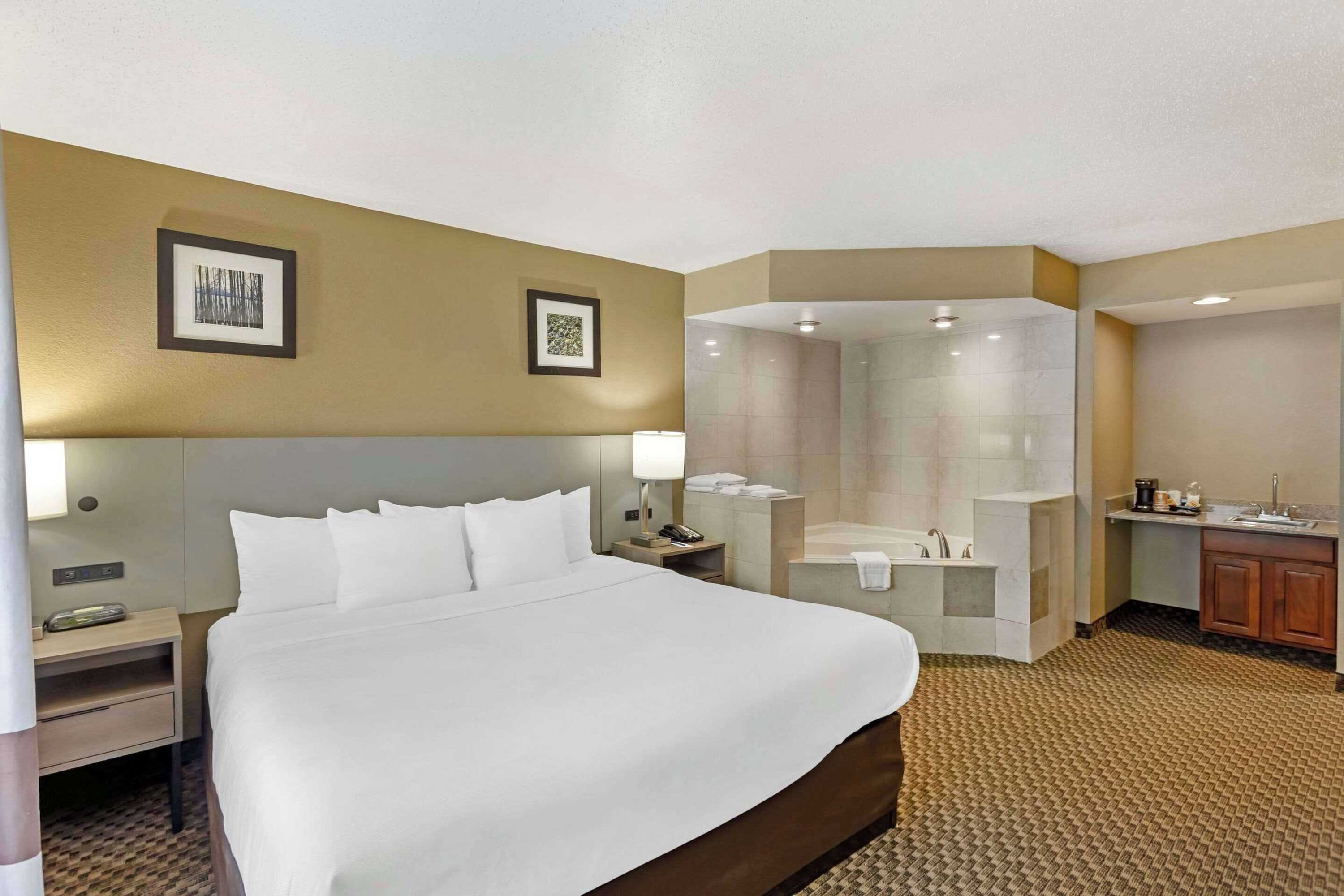 Gift card for Comfort Inn & Suites Carneys Point - Pennsville