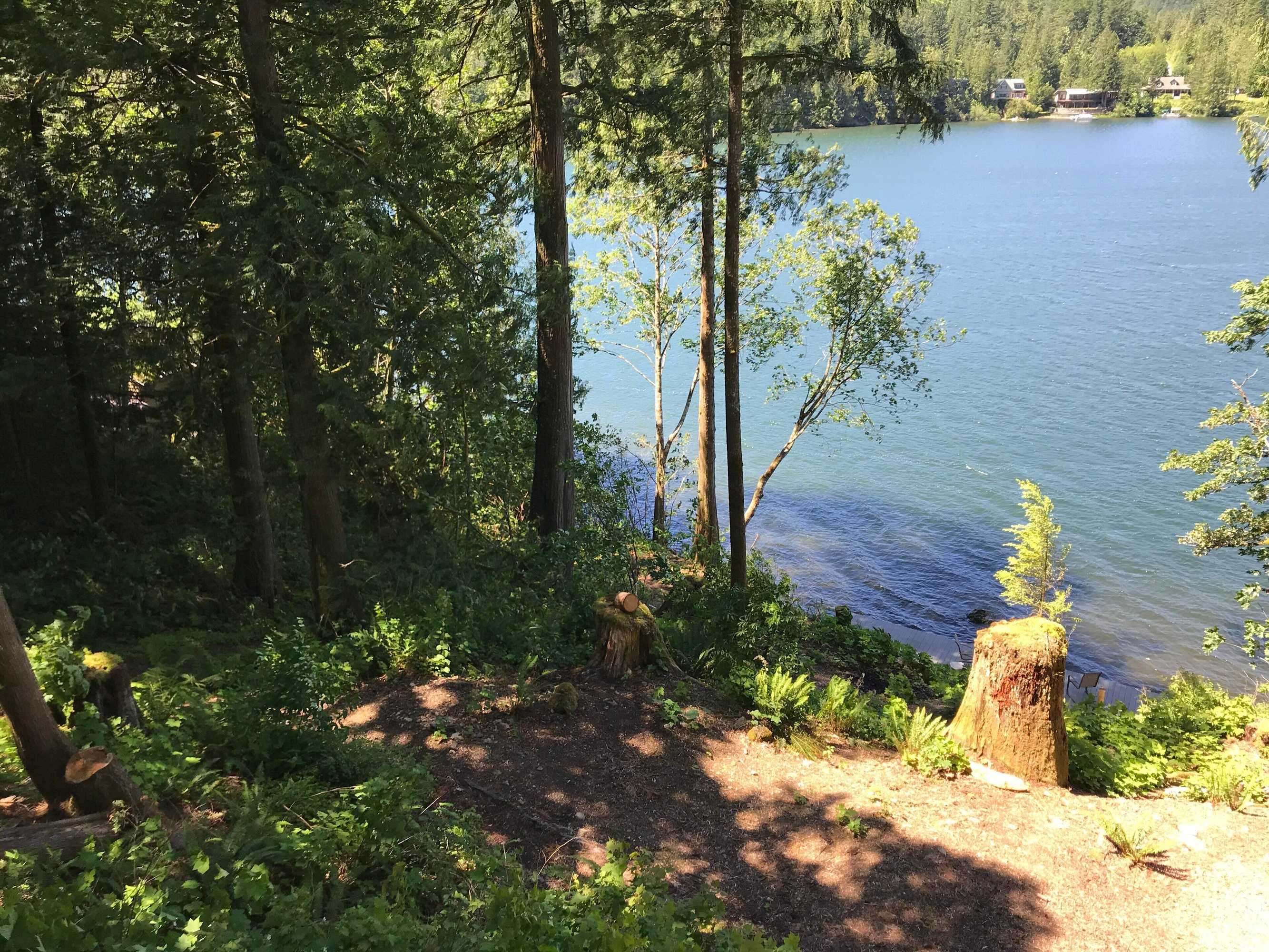 Gift card for 83mf - Lakeside - Hot Tub - Wifi - Bbq - Dock - Sleeps 4 NO Pets Gift card for 83mf - Lakeside - Hot Tub - Wifi - Bbq - Dock - Sleeps 4 NO Pets
