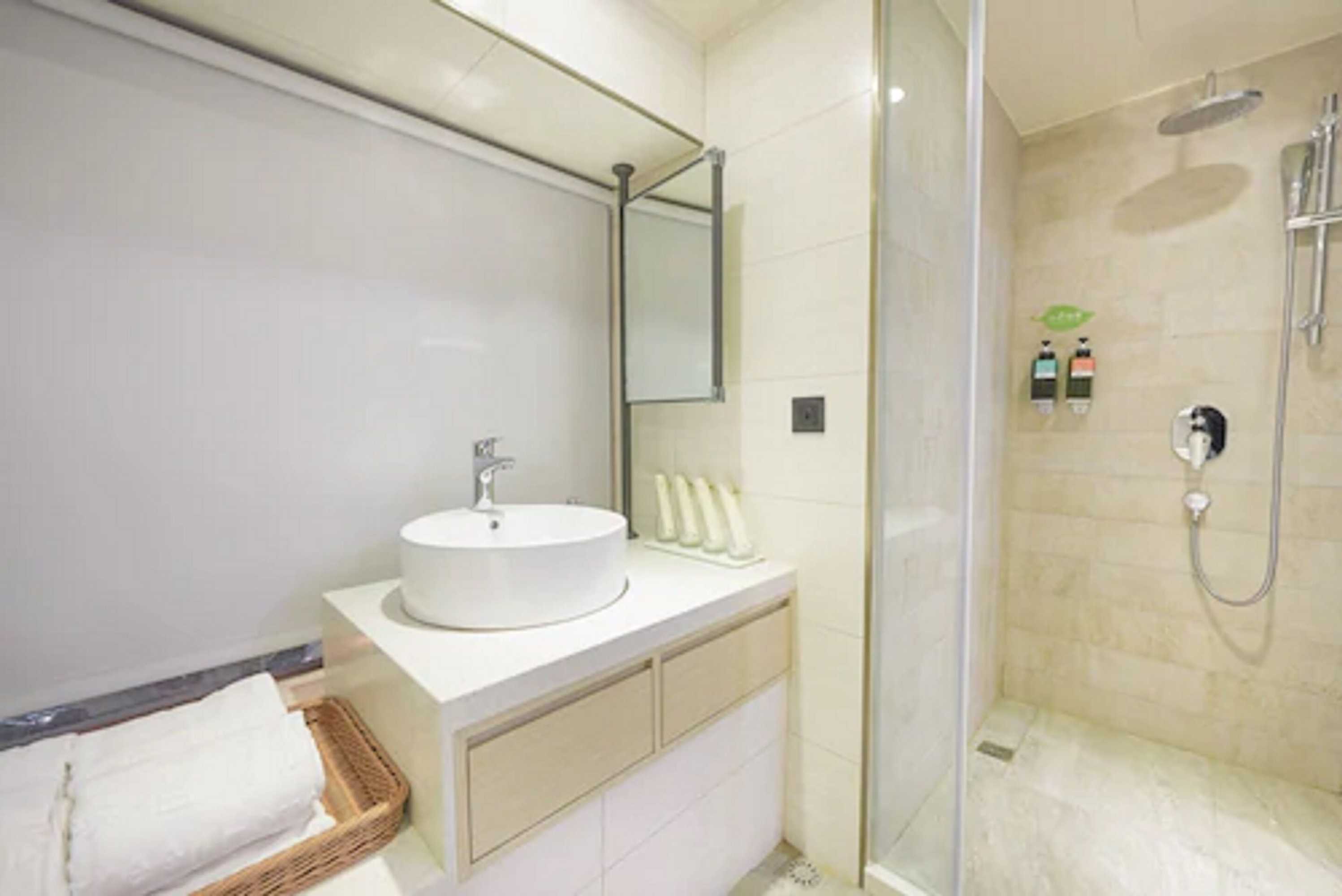 Gift card for Green Hotel - West District