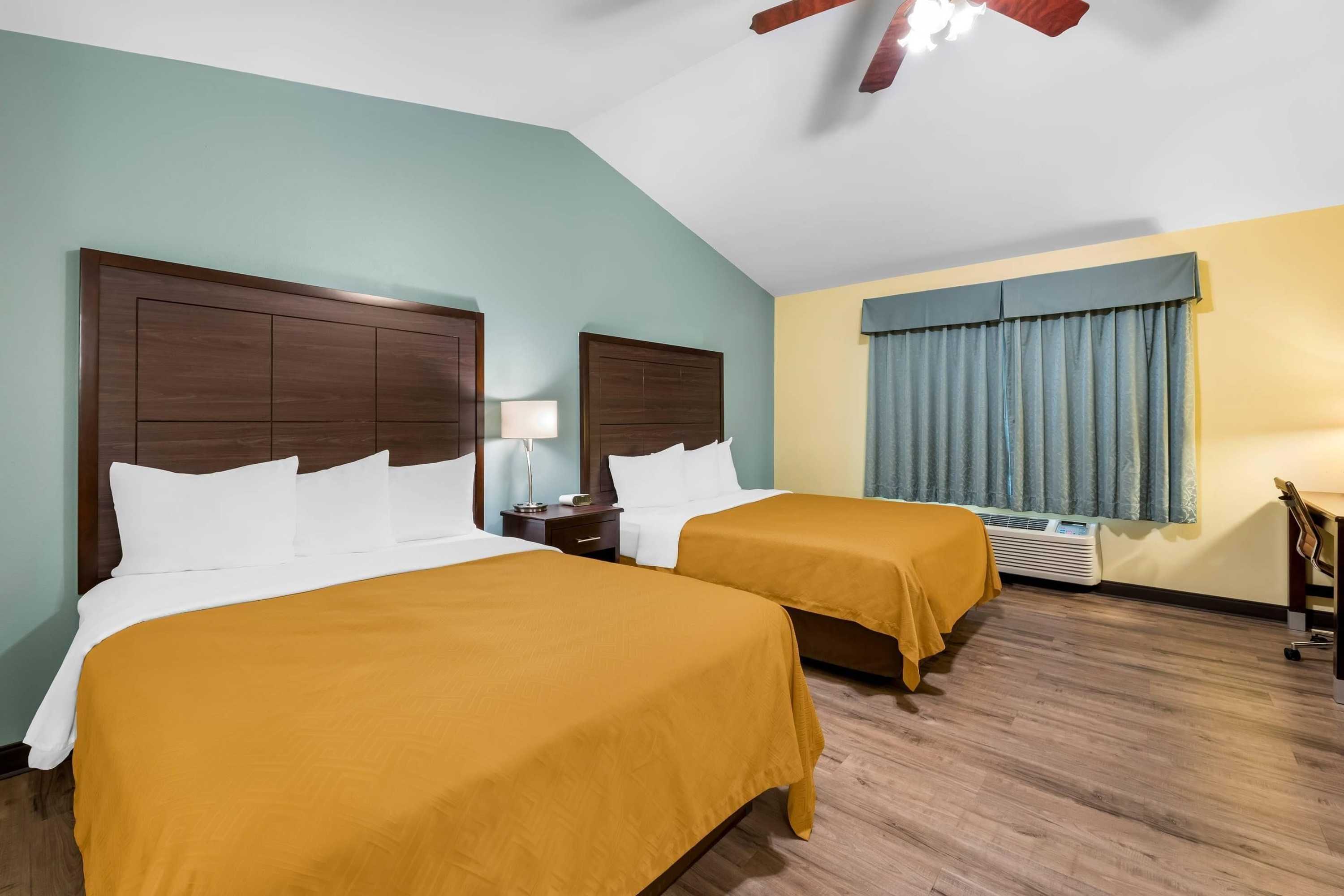 Gift card for Econo Lodge Inn & Suites Eau Claire South