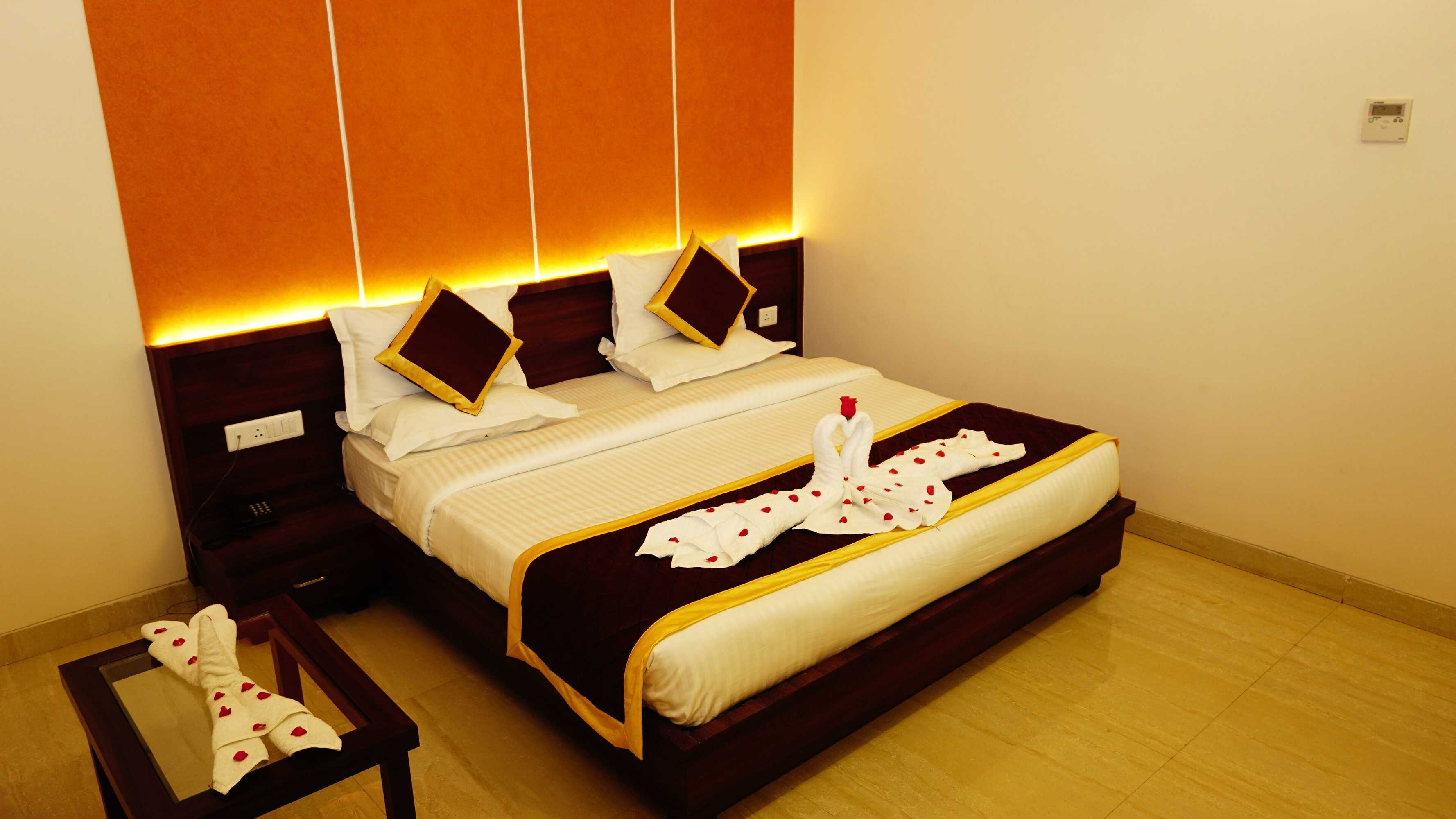 Gift card for Hotel Golden Laurel Inn Gift card for Hotel Golden Laurel Inn