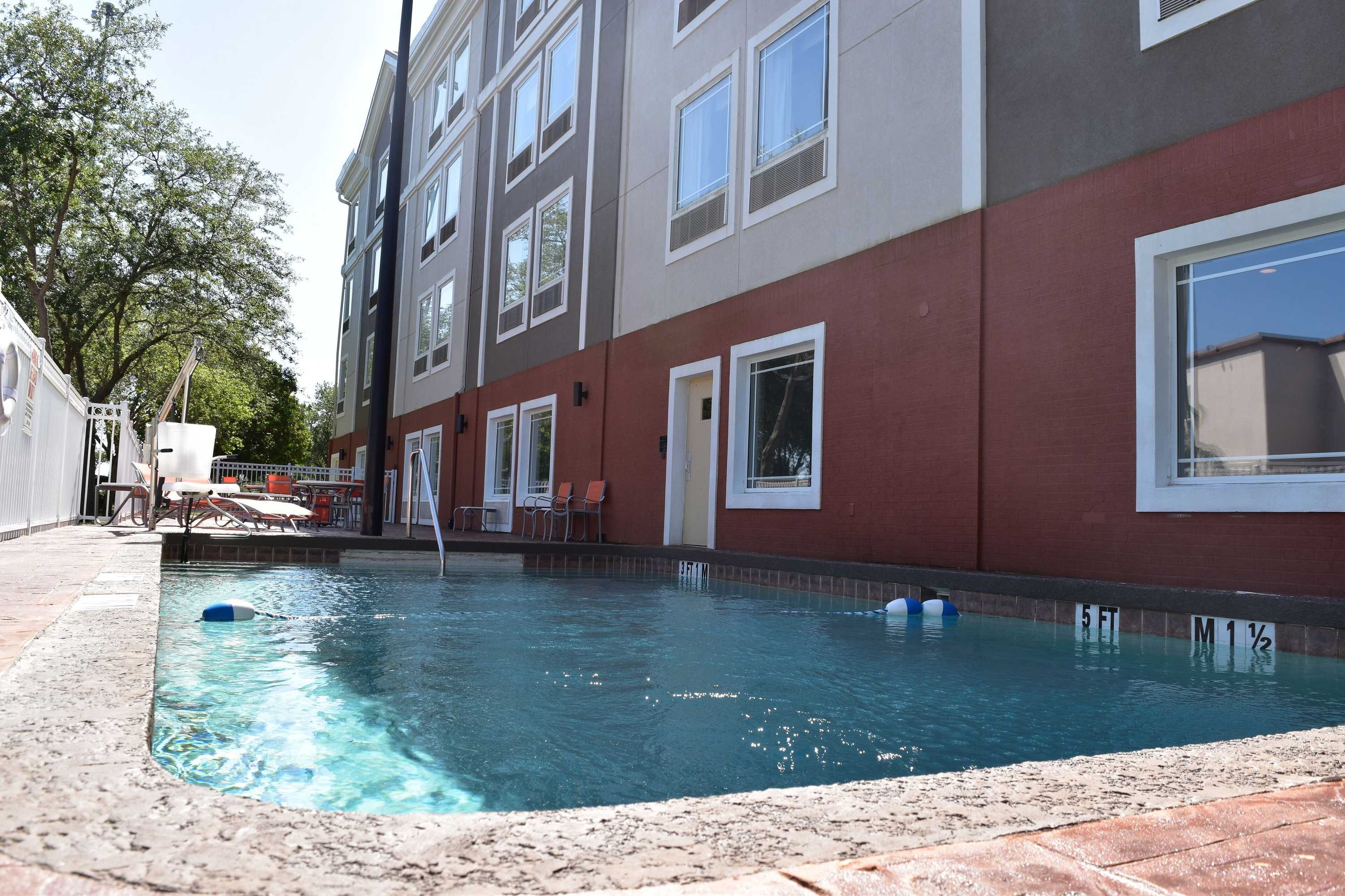 Gift card for Holiday Inn Express Venice by Ihg Gift card for Holiday Inn Express Venice by Ihg