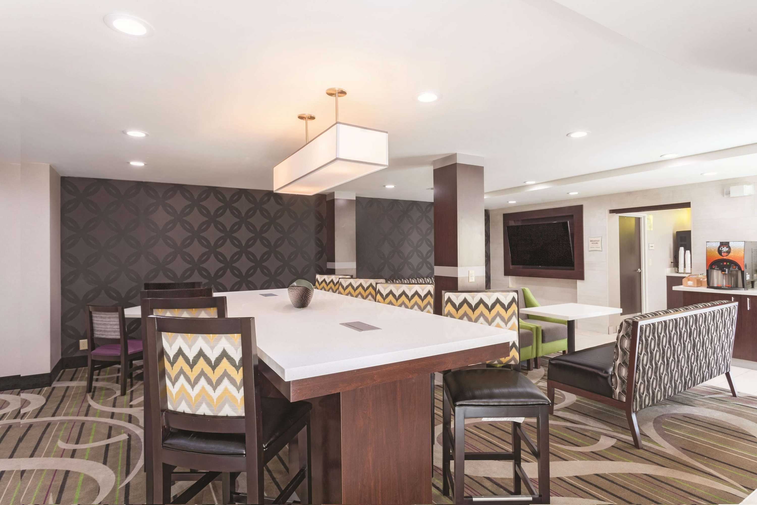 Gift card for La Quinta Inn & Suites by Wyndham Knoxville North I-75 Gift card for La Quinta Inn & Suites by Wyndham Knoxville North I-75
