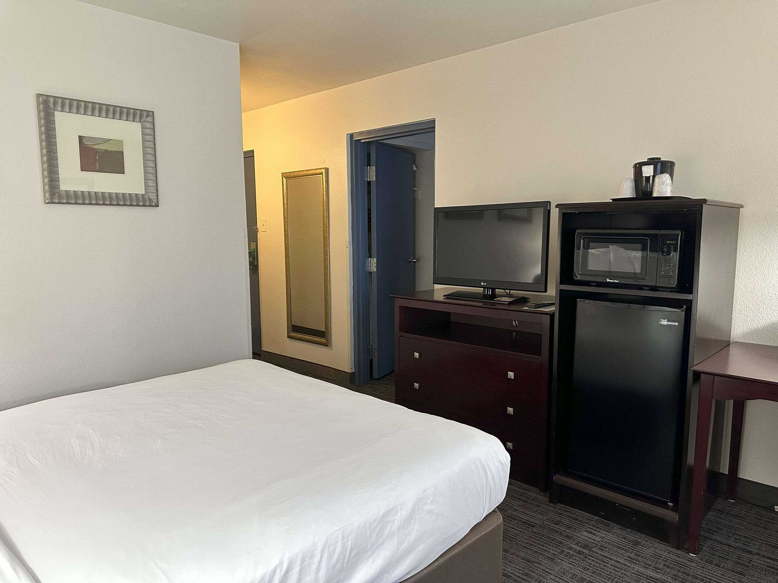 Gift card for Quality Inn & Suites Everett Gift card for Quality Inn & Suites Everett