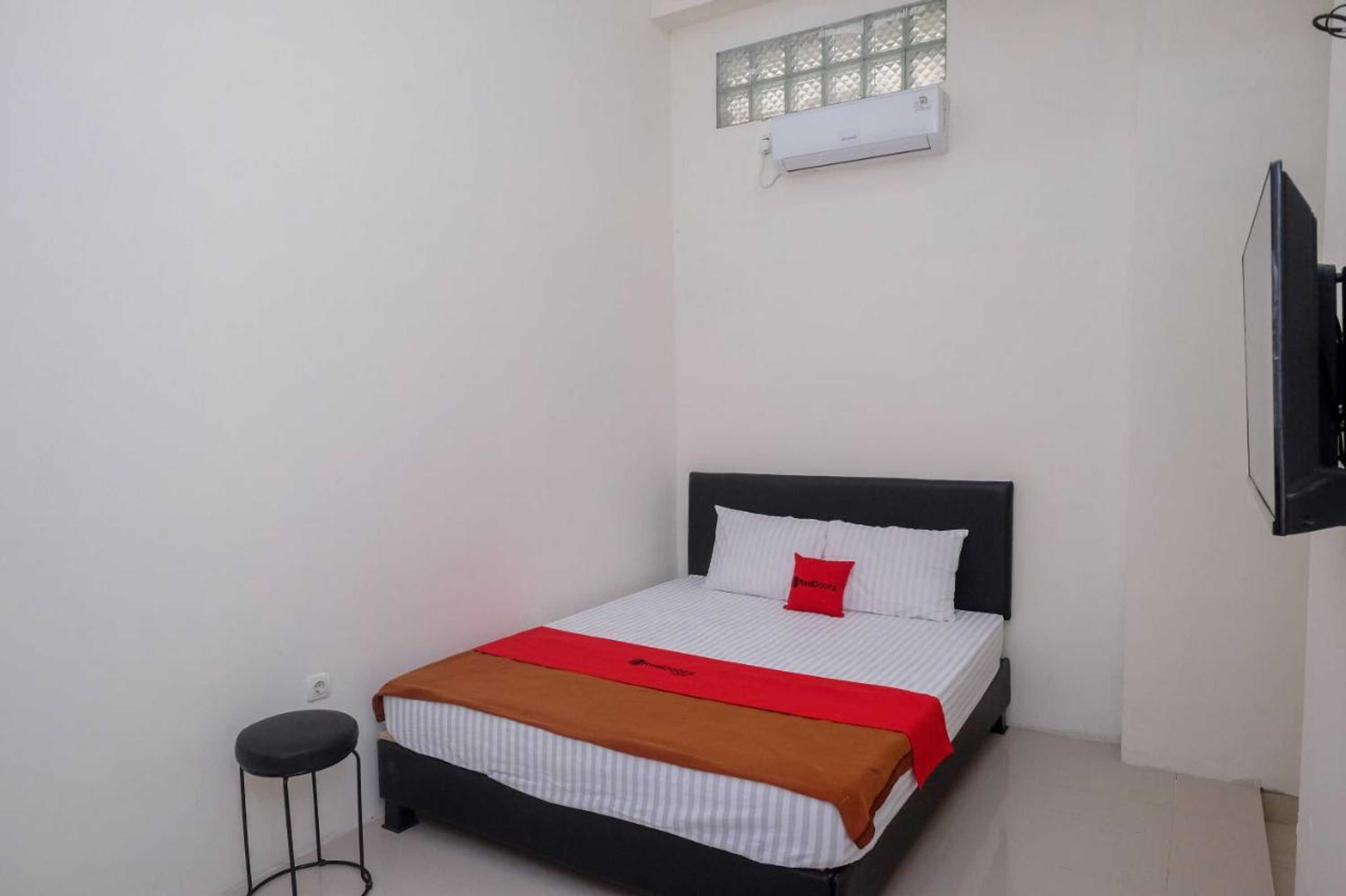 Gift card for Reddoorz Near Alun Alun Magelang 2 Gift card for Reddoorz Near Alun Alun Magelang 2