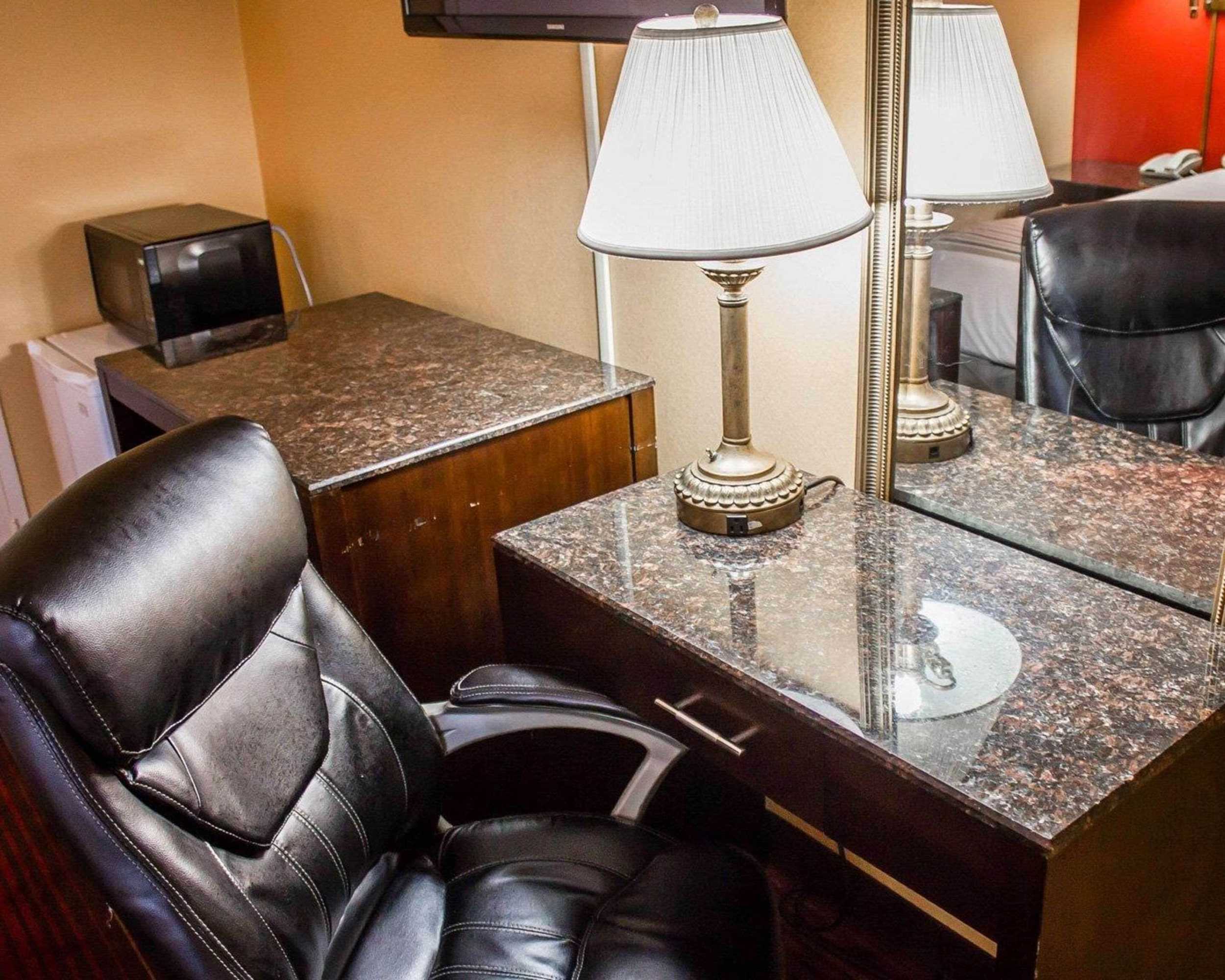 Gift card for Rodeway Inn Macarthur Airport Gift card for Rodeway Inn Macarthur Airport