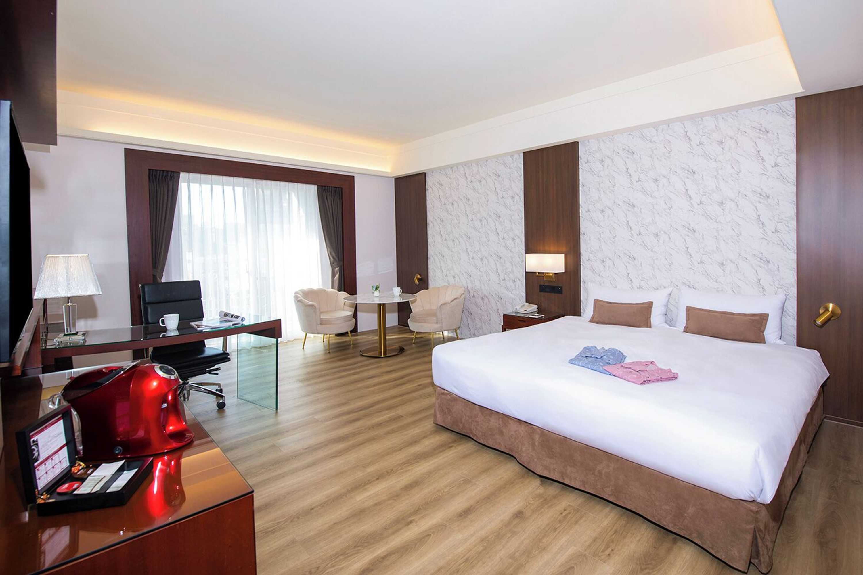 Gift card for Hamp Court Palace Taipei Gift card for Hamp Court Palace Taipei