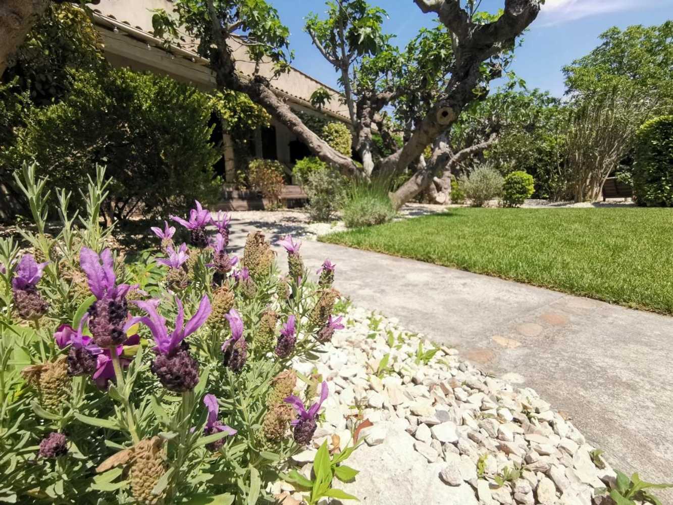 Gift card for Hôtel Sous Les Figuiers - Piscine, Parking, Centre Ville