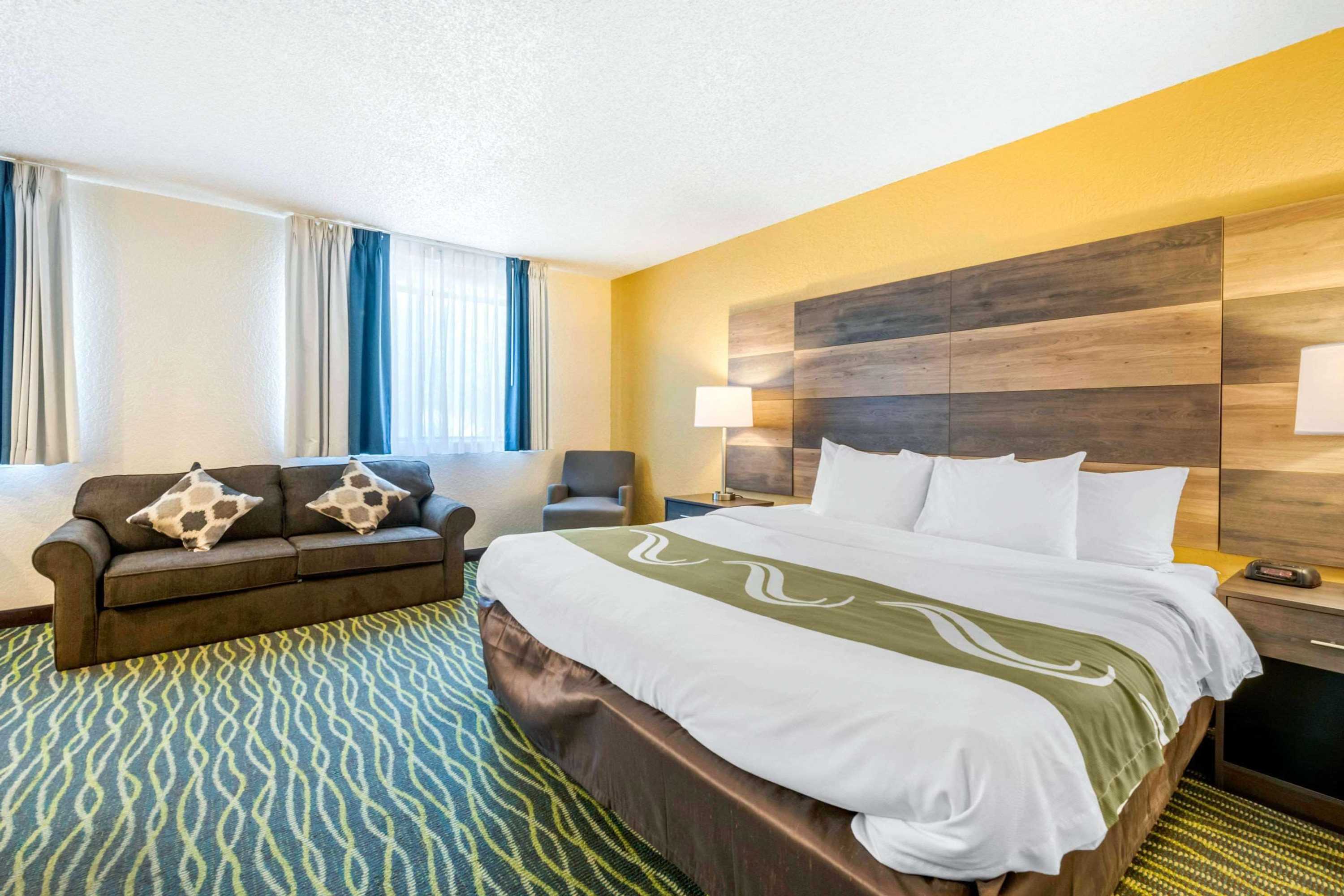 Gift card for Quality Inn & Suites Leesburg Chain of Lakes Gift card for Quality Inn & Suites Leesburg Chain of Lakes