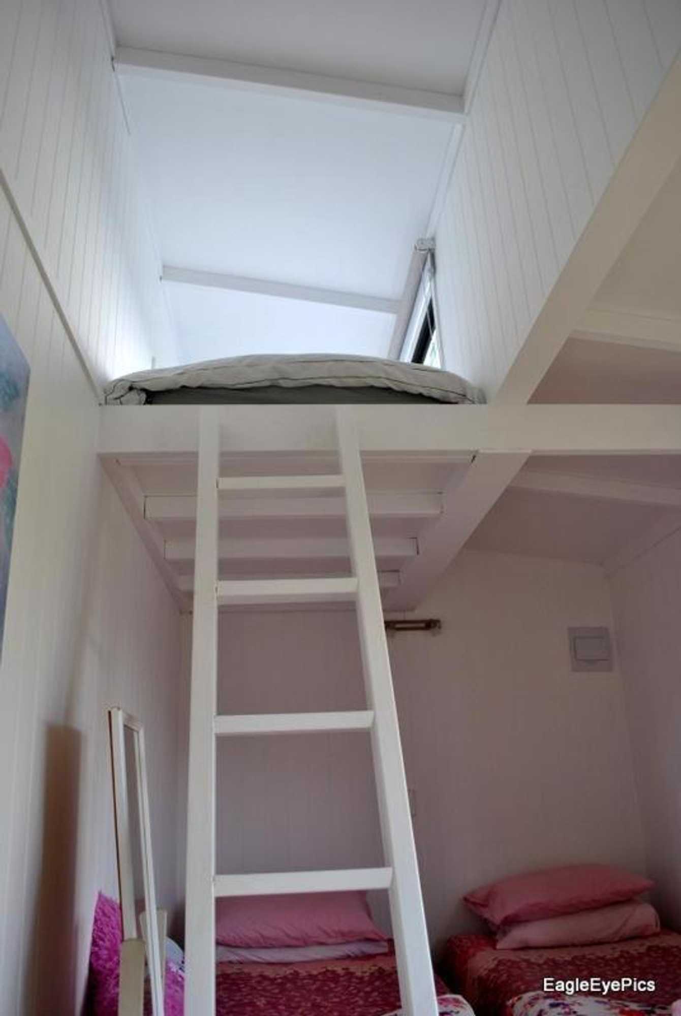 Gift card for Palm Drive 'cozy Cabins'