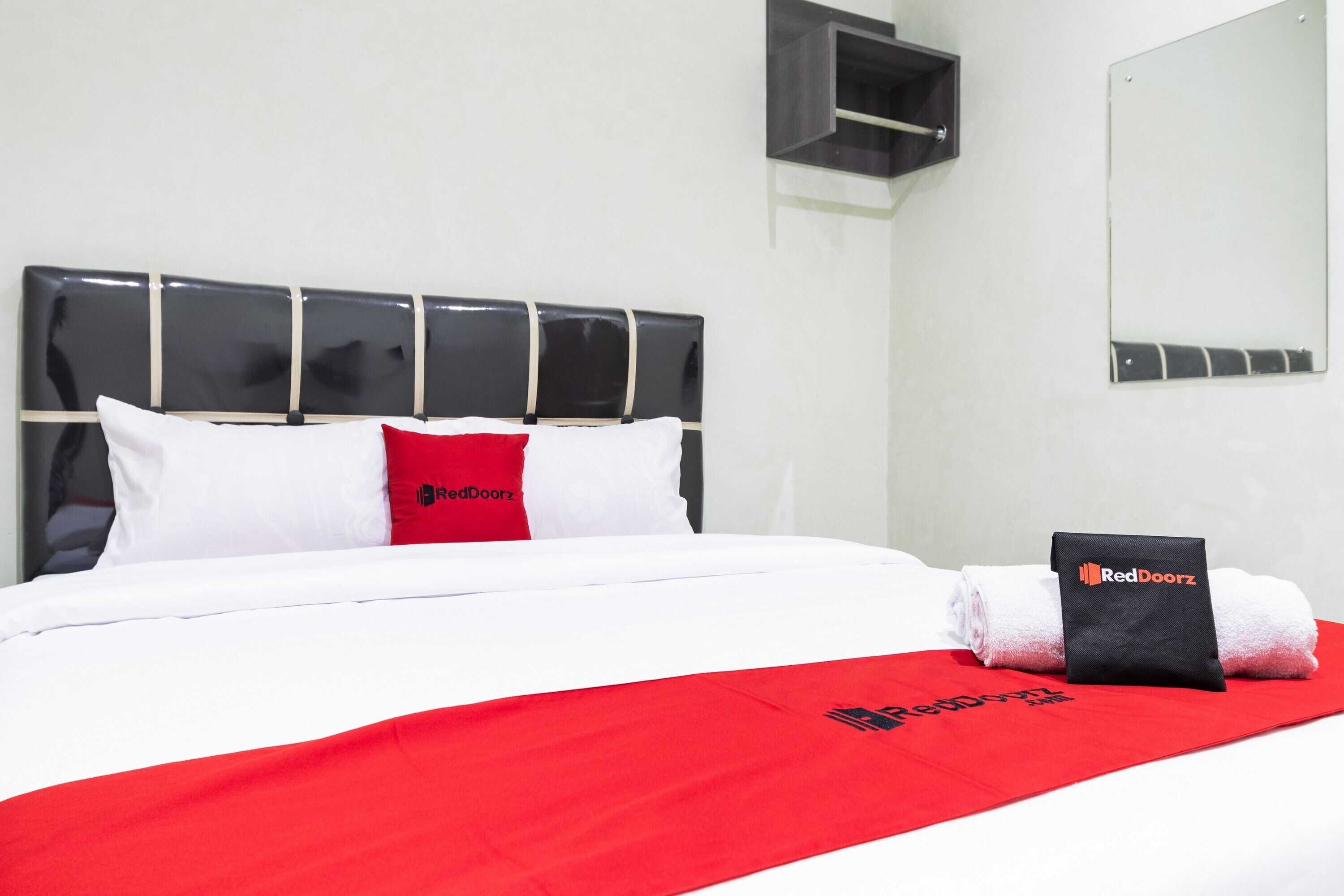 Gift card for Reddoorz Near Medan Amplas Gift card for Reddoorz Near Medan Amplas
