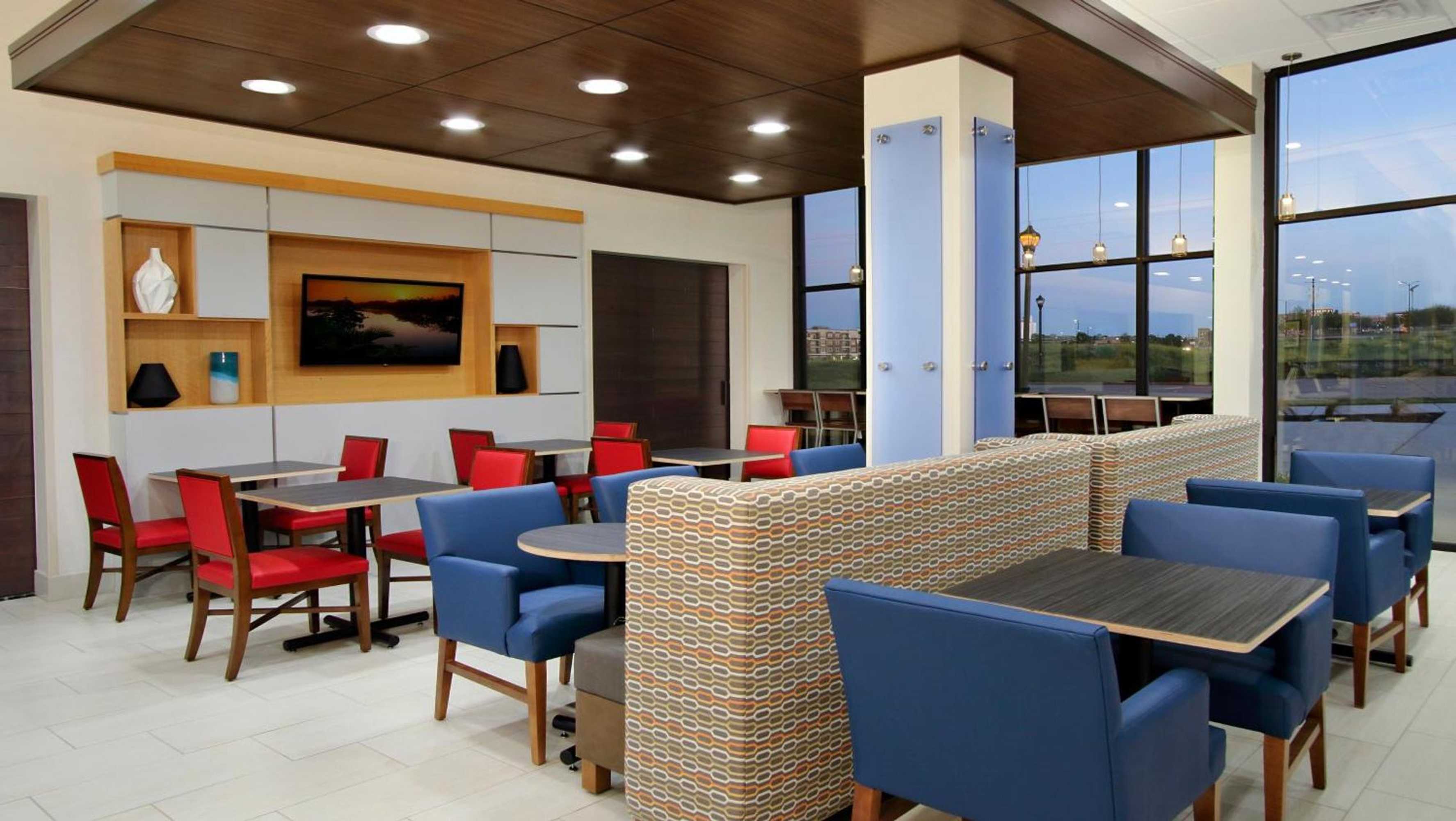 Gift card for Holiday Inn Express & Suites Dallas-Frisco NW Toyota Stdm by Ihg Gift card for Holiday Inn Express & Suites Dallas-Frisco NW Toyota Stdm by Ihg