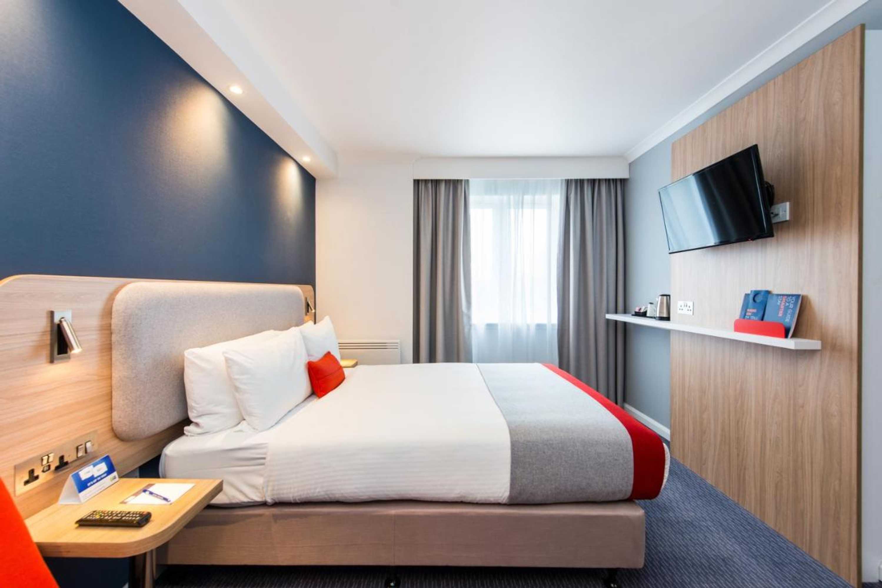 Gift card for Holiday Inn Express Strathclyde Park M74 Jct 5 by Ihg