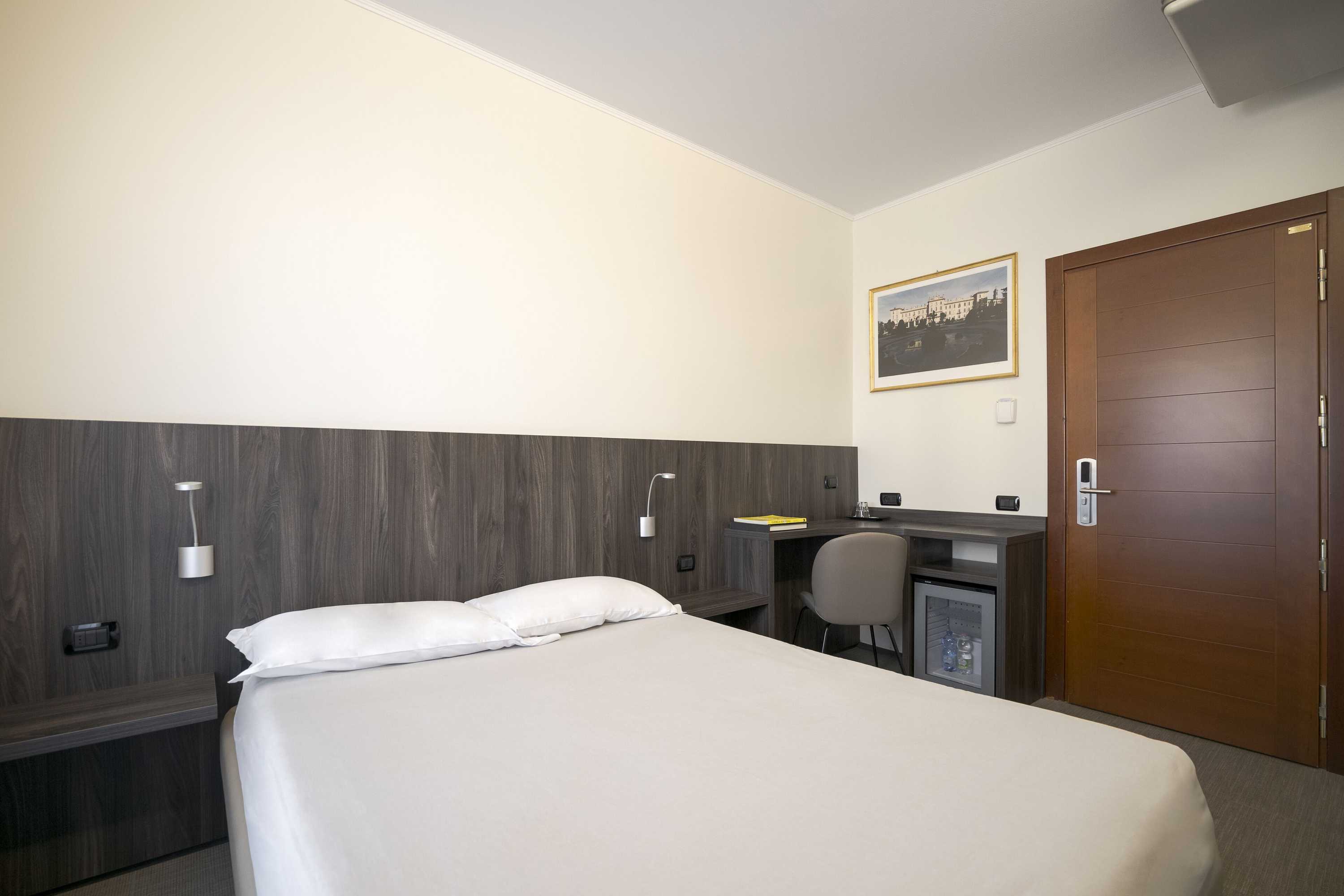 Gift card for Hotel Ungheria Varese 1946