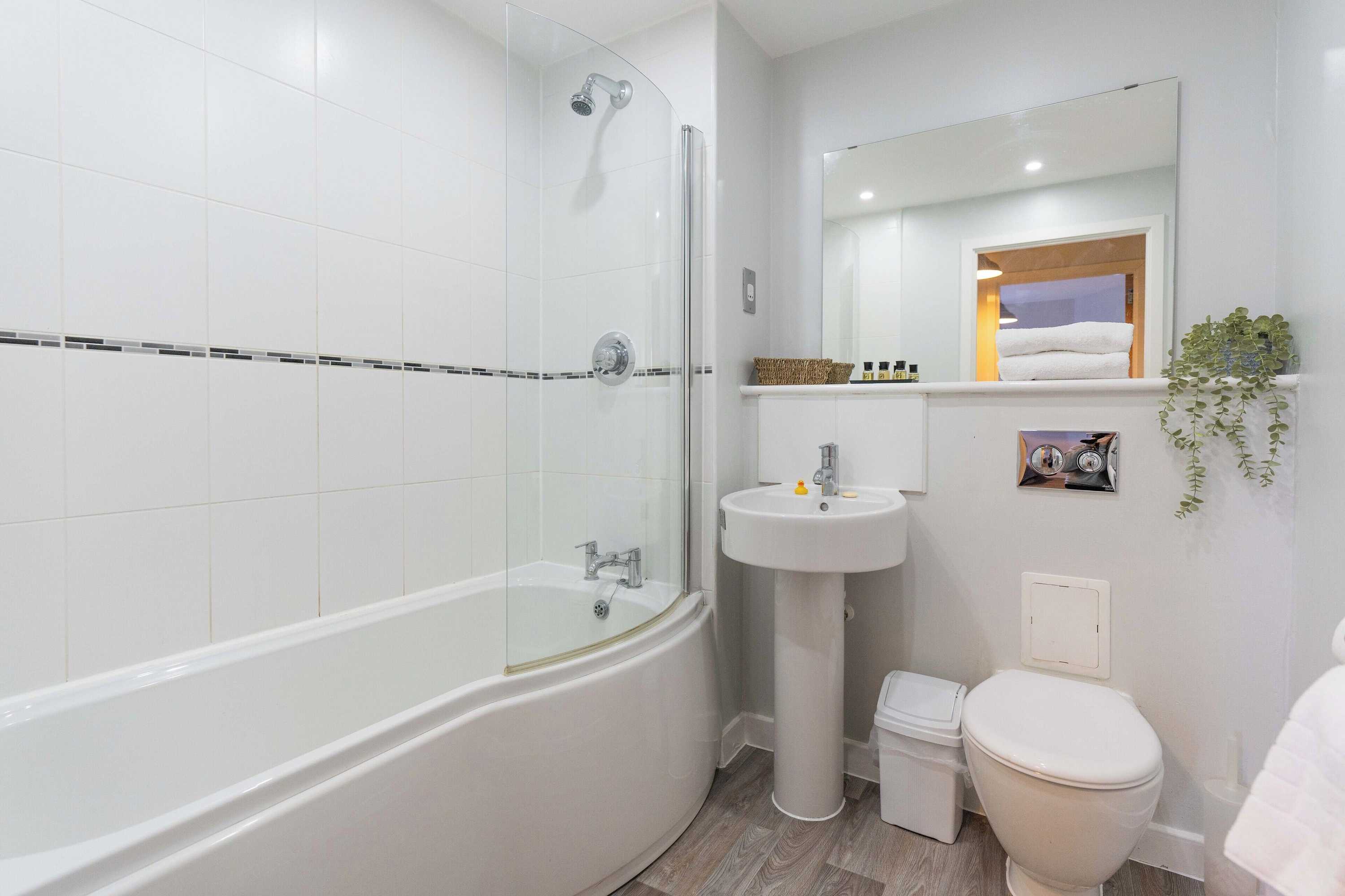 Gift card for Cotels Centro - Central Location, Parking, Fibre Wifi, Smart Tv, Fully Equipped Kitchen Gift card for Cotels Centro - Central Location, Parking, Fibre Wifi, Smart Tv, Fully Equipped Kitchen