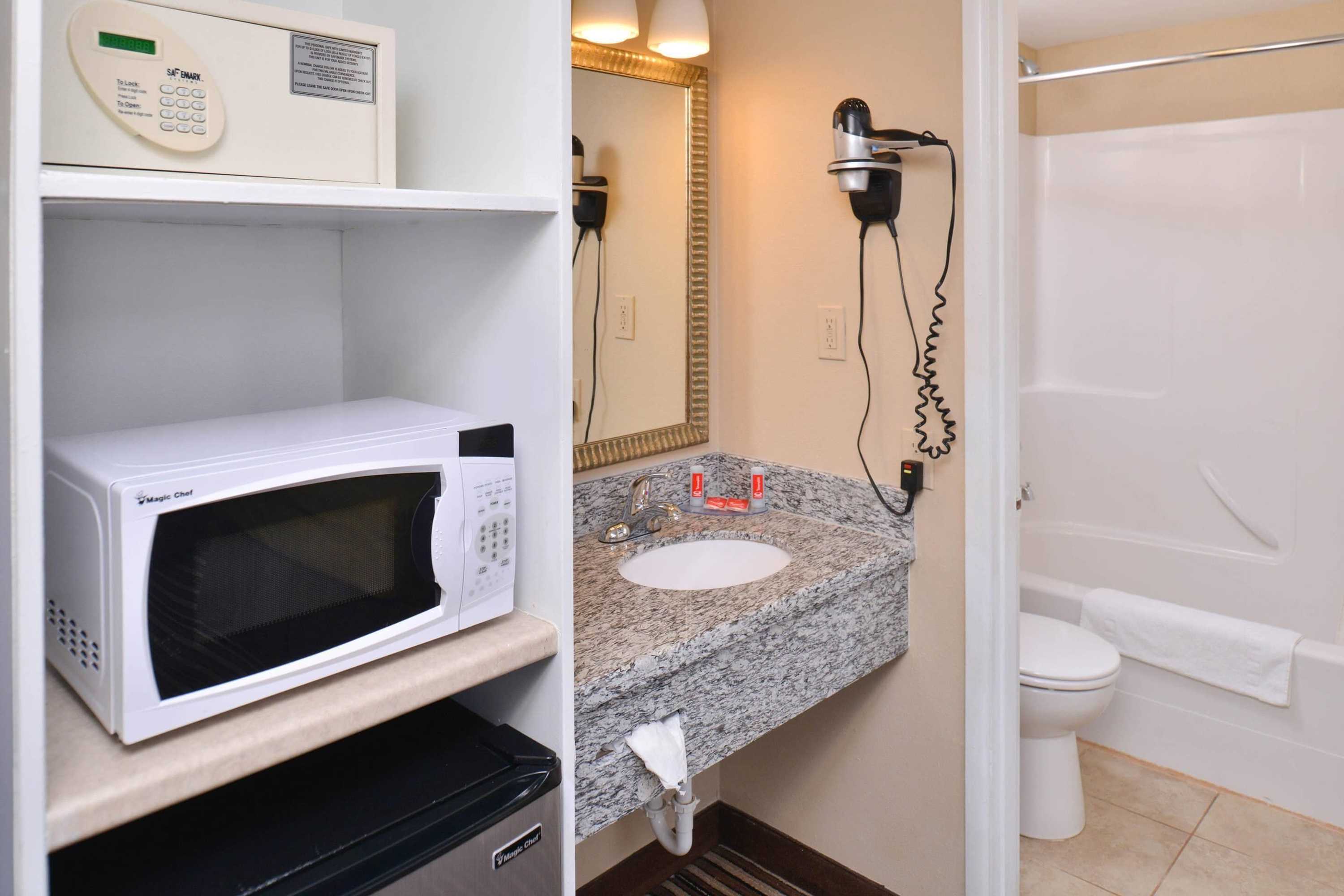 Gift card for Econo Lodge Kennewick Tri-Cities