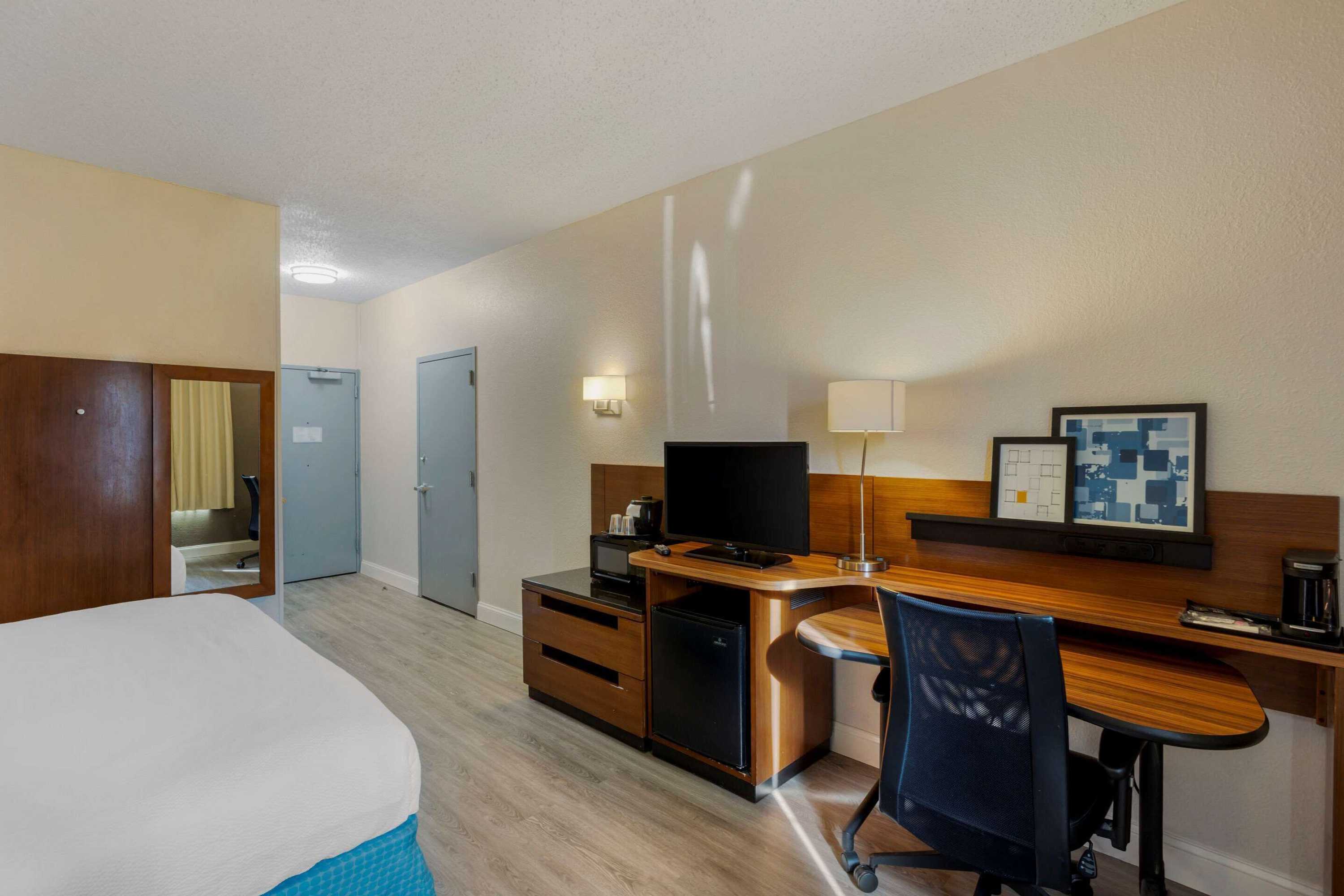Gift card for Comfort Inn & Suites Mt Laurel-Philadelphia Gift card for Comfort Inn & Suites Mt Laurel-Philadelphia