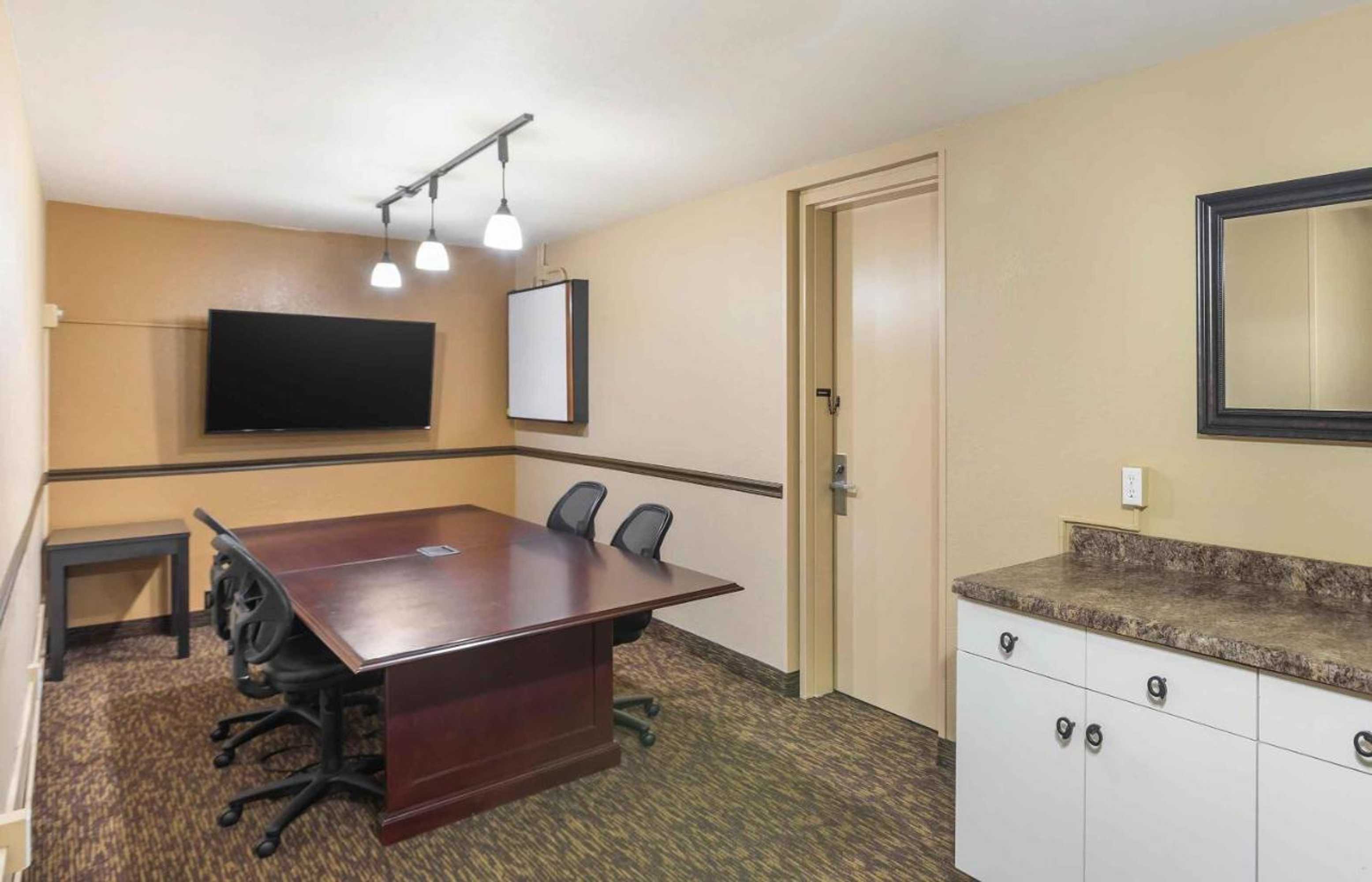 Gift card for Studio 6 Extended Stay Milwaukee Brookfield WI Gift card for Studio 6 Extended Stay Milwaukee Brookfield WI