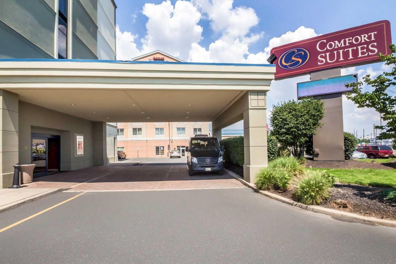 Gift card for Comfort Suites at Woodbridge