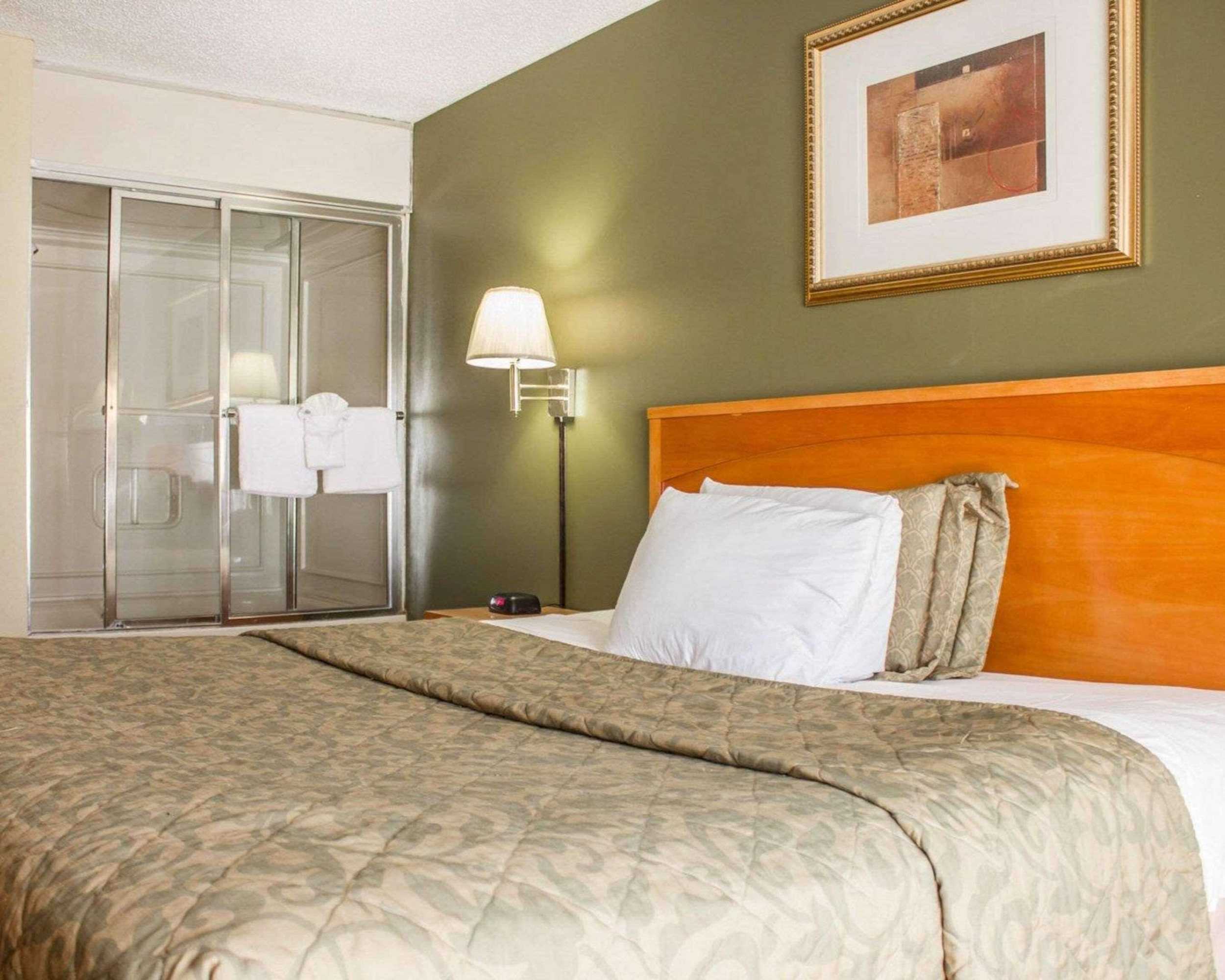 Gift card for Rodeway Inn Huntington Station - Melville Gift card for Rodeway Inn Huntington Station - Melville