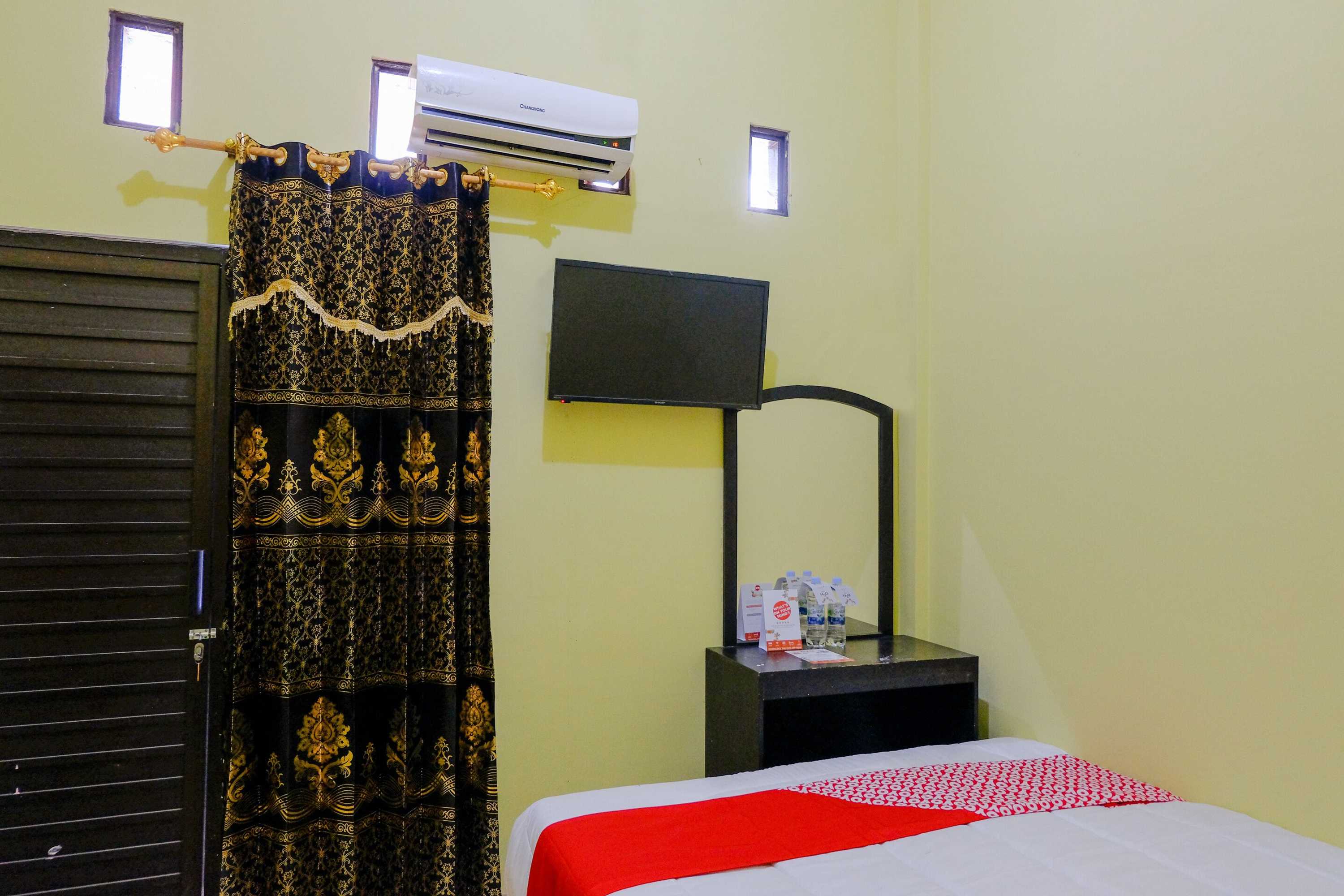 Gift card for Oyo 1784 Hj. Aniek Residence Gift card for Oyo 1784 Hj. Aniek Residence