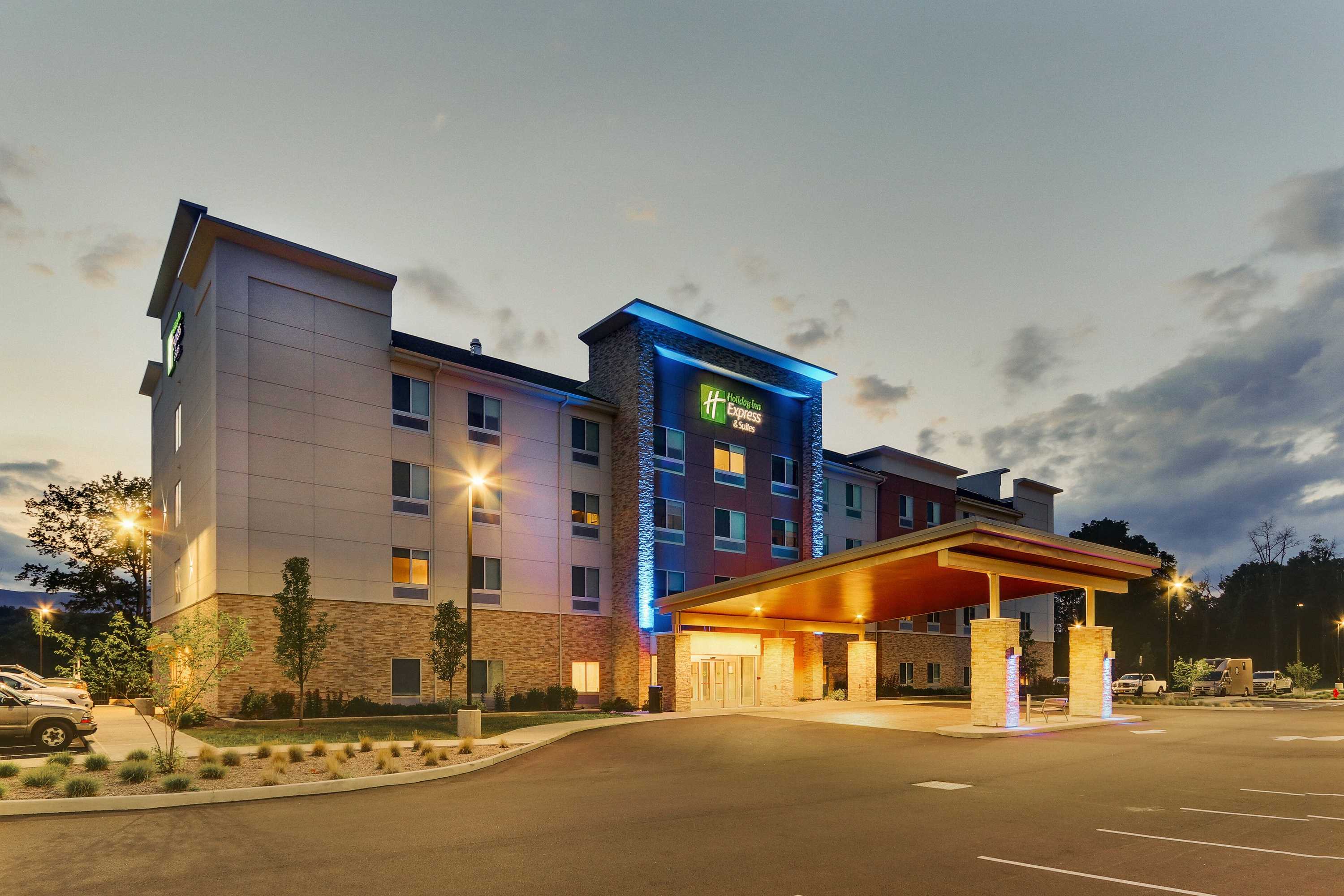 Gift card for Holiday Inn Express & Suites Saugerties - Hudson Valley by Ihg Gift card for Holiday Inn Express & Suites Saugerties - Hudson Valley by Ihg